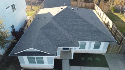 Residential Roofing Installation using Owens Corning Oakridge