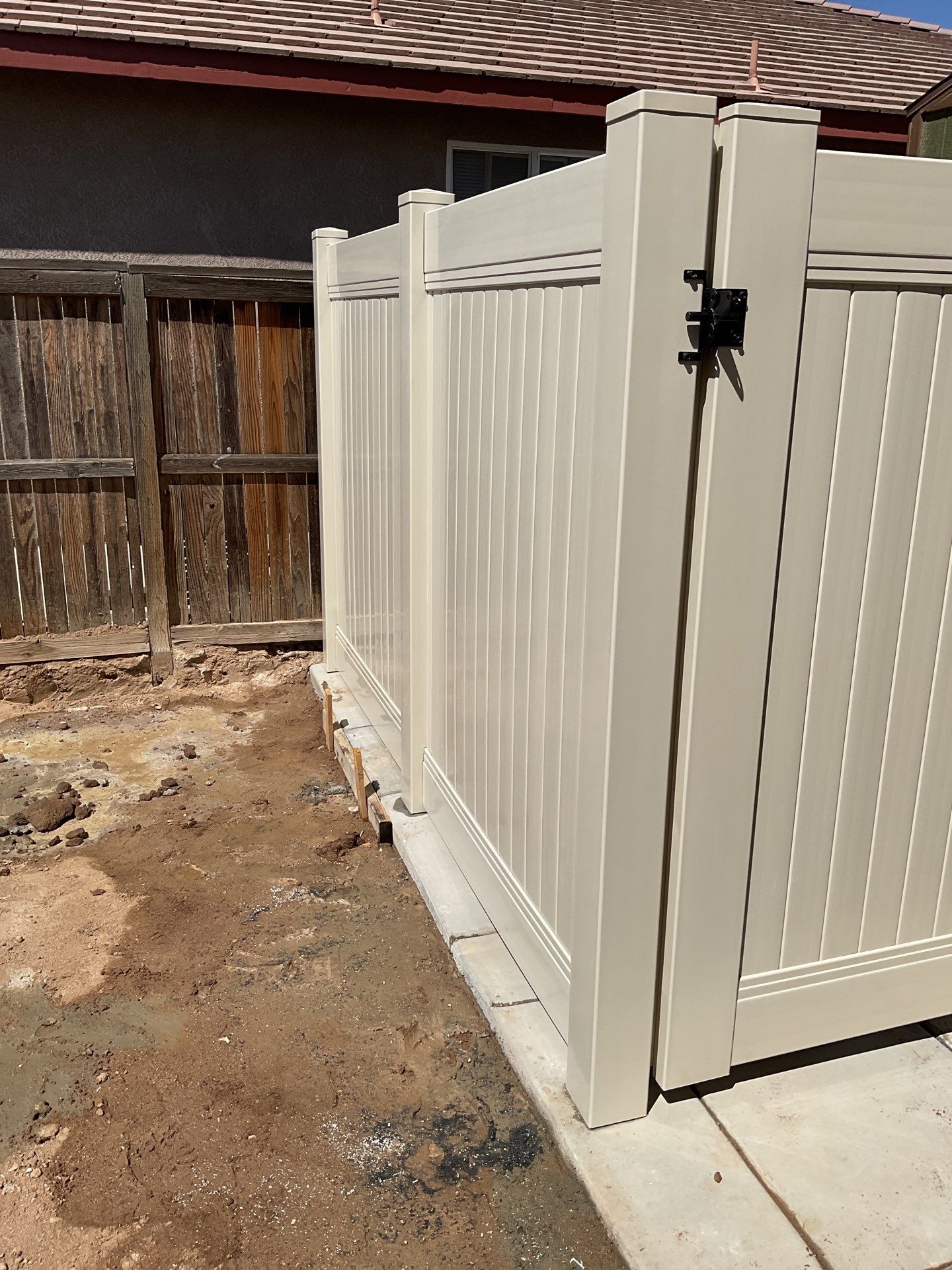 Fence Installation using Vinyl by Fence Guys Inc. 