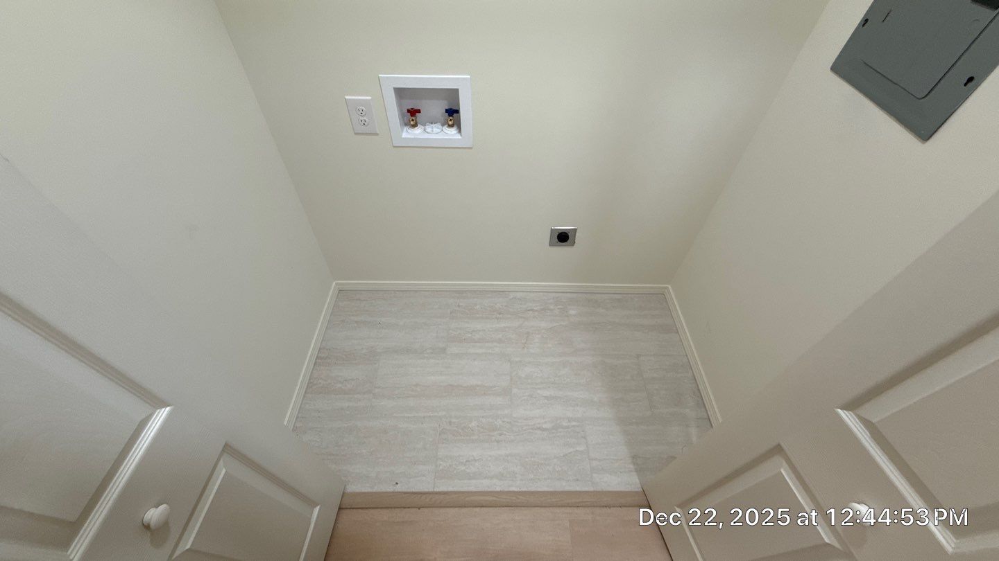 Project by Decor Roofing & Restoration by Decor Roofing & Restoration