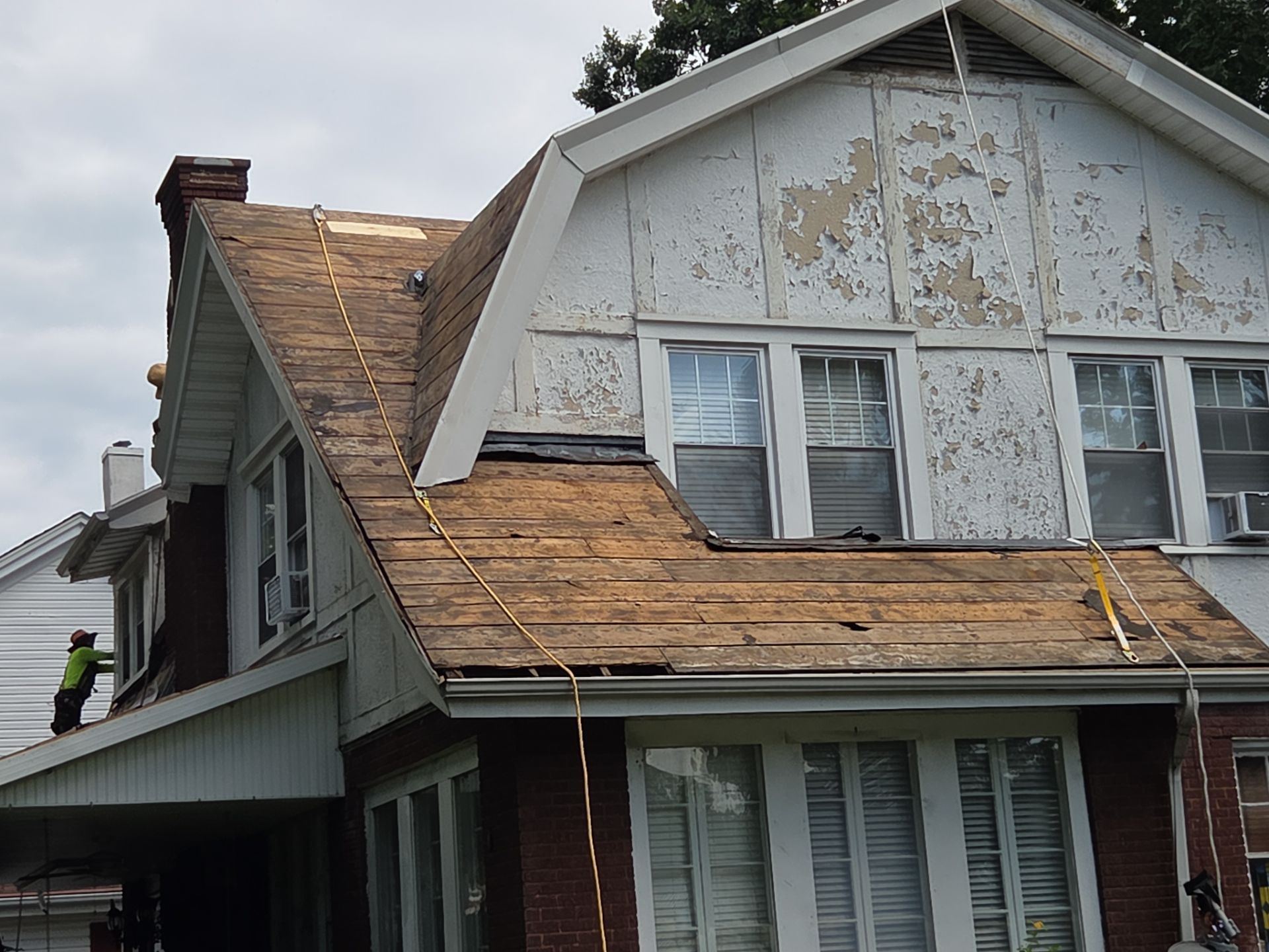 Charleston WV IKO Dynasty Roof Replacement – Premium Asphalt Shingles & Expert Installation by Mr. Roofer