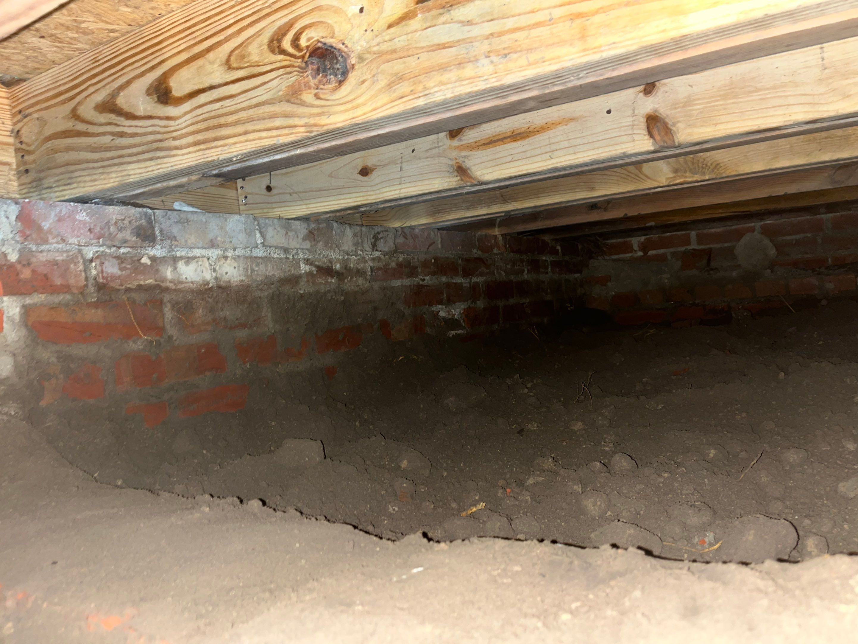 Sealed Crawlspace using Aprilaire E-70 Dehumidifier by Impact Crawlspace