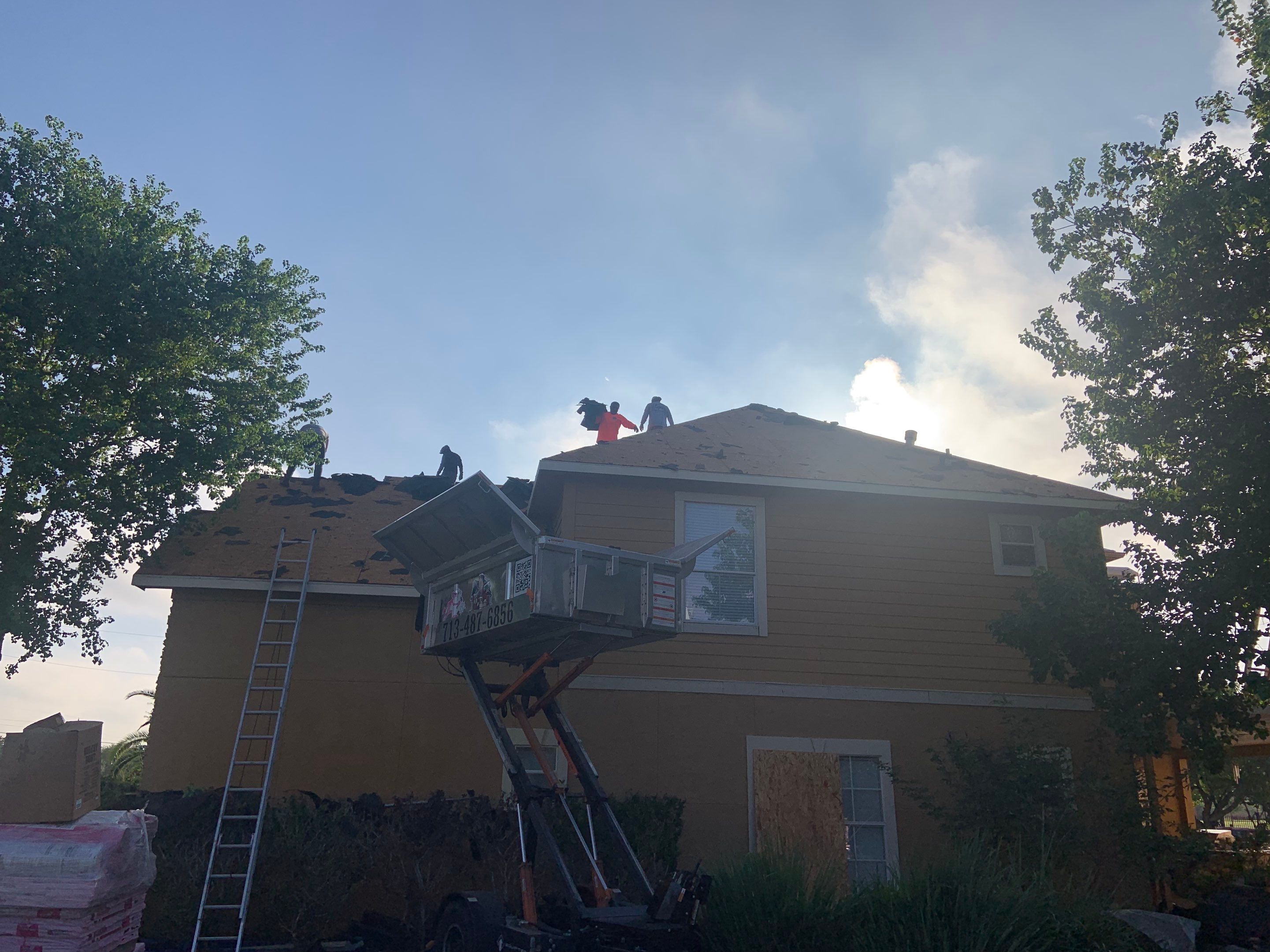 Residential Roofing Installation using Owen's Corning Duration (Lifetime) Shingles by Roof Repair Company