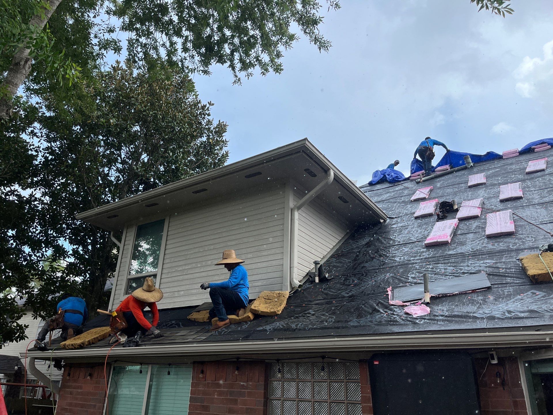 Residential Roofing Installation using Owen's Corning Duration (Lifetime) Shingles by Roof Repair Company