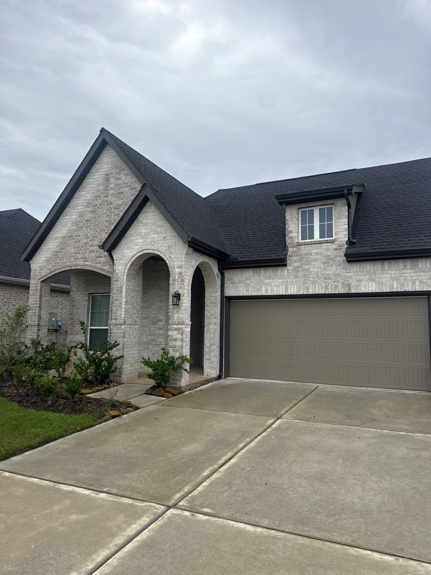 Comprehensive House Wash and Window Cleaning in Rosenberg by Zeal Power Washing