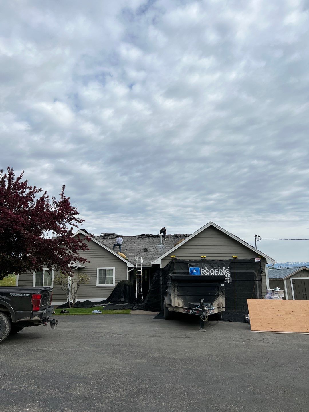 GAF Timberline HDZ - Charcoal by Montana Roofing Solutions