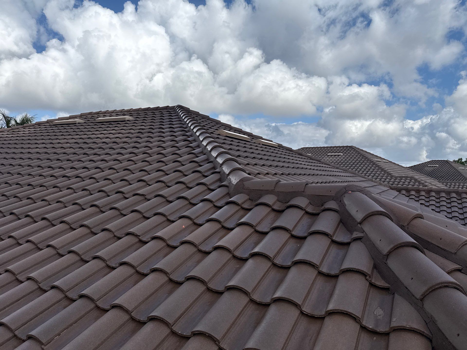 Barrel Tile Roof Cleaning – Lakewood Ranch, FL by Sunshine AquaWash