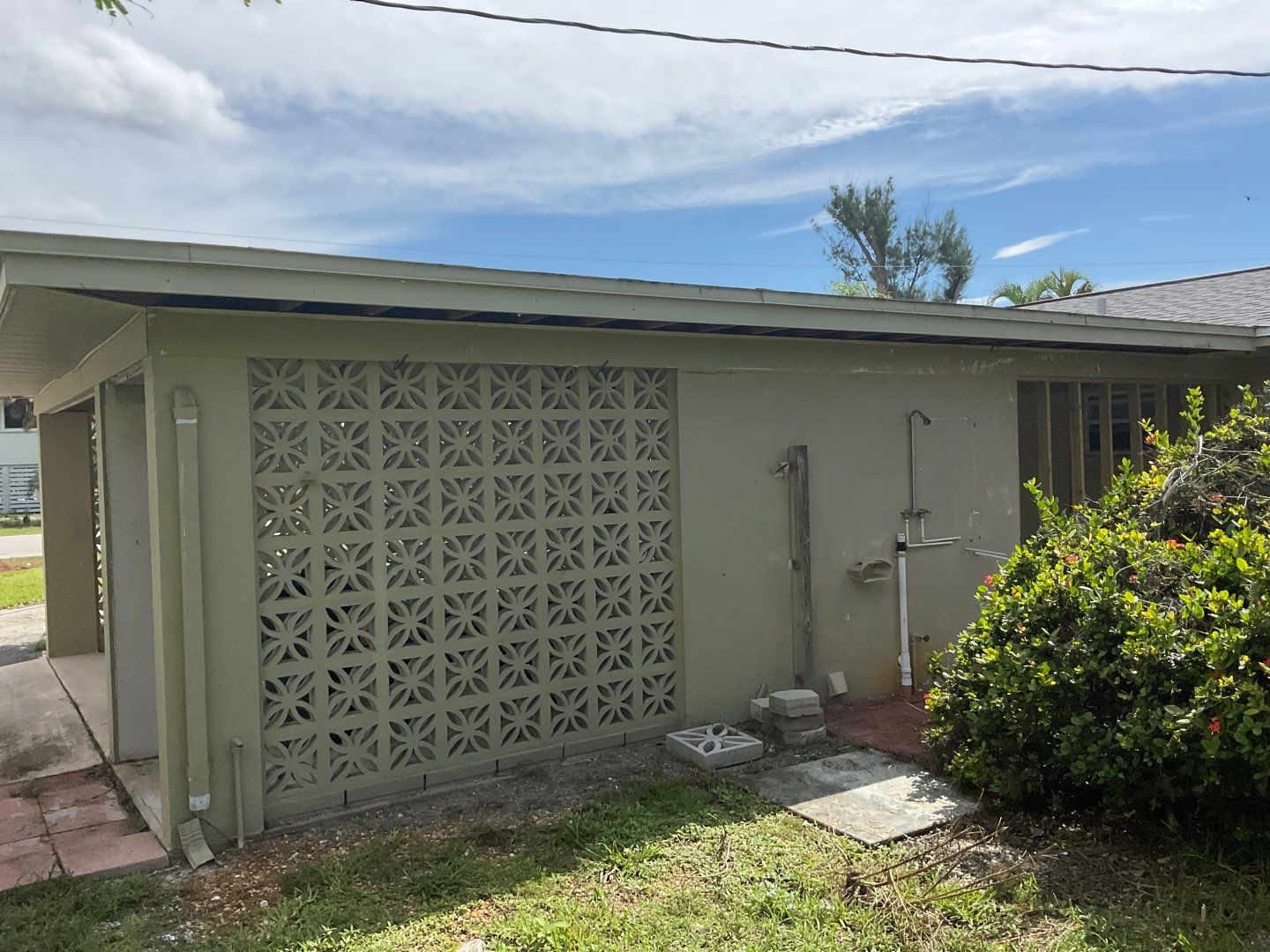 White Vinyl Soffit and Fascia Installation in Sanibel FL by Gutter Professors
