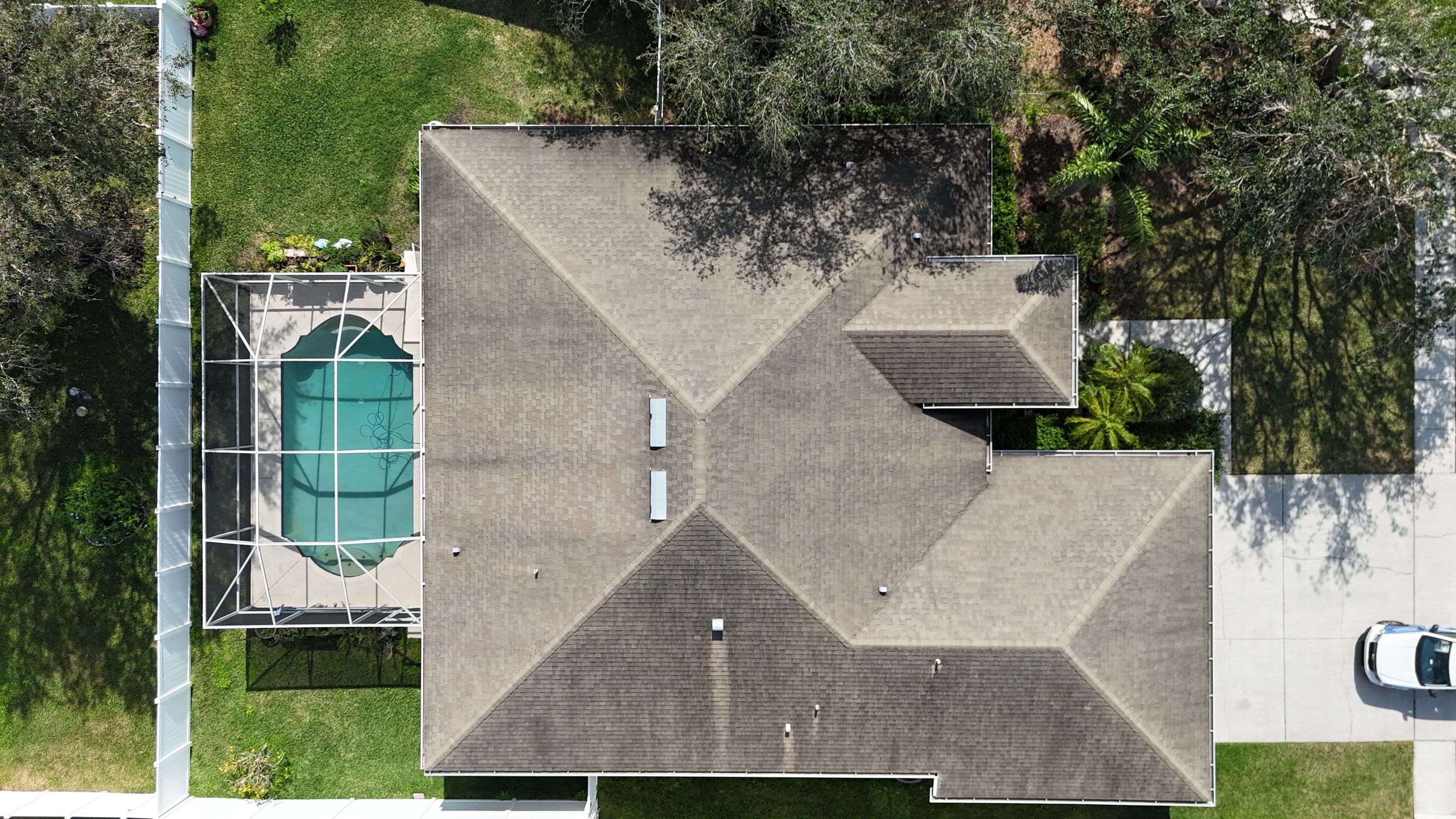 Roof Replacement in Valrico, FL by Shingle Masters Roofing