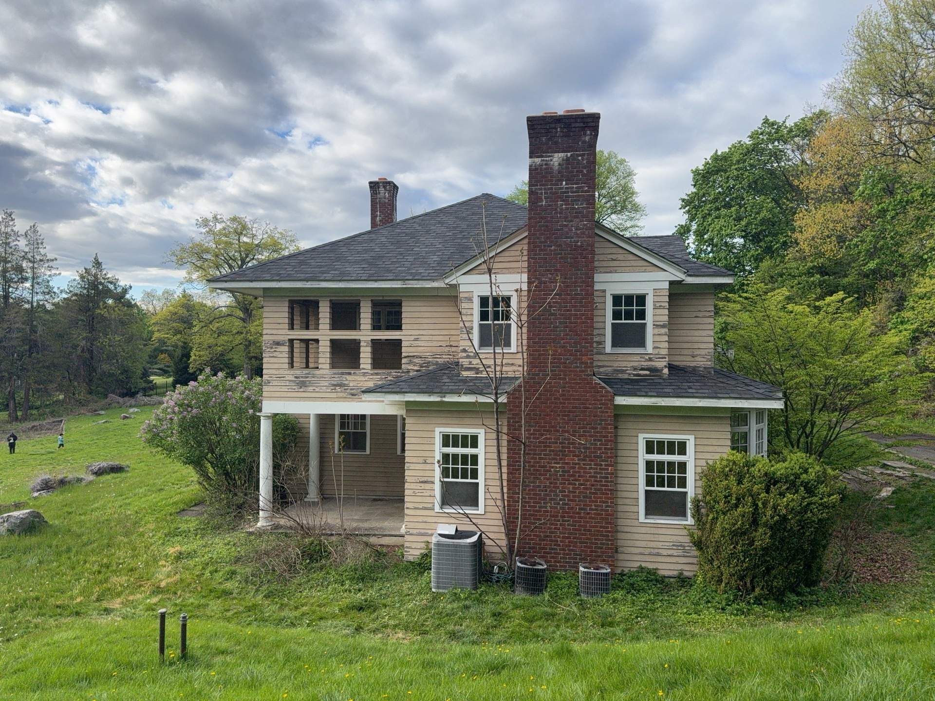 James Hardie Lap and Board & Batten Colonial in Briarcliff Manor, NY by Ideal Siding - Westchester