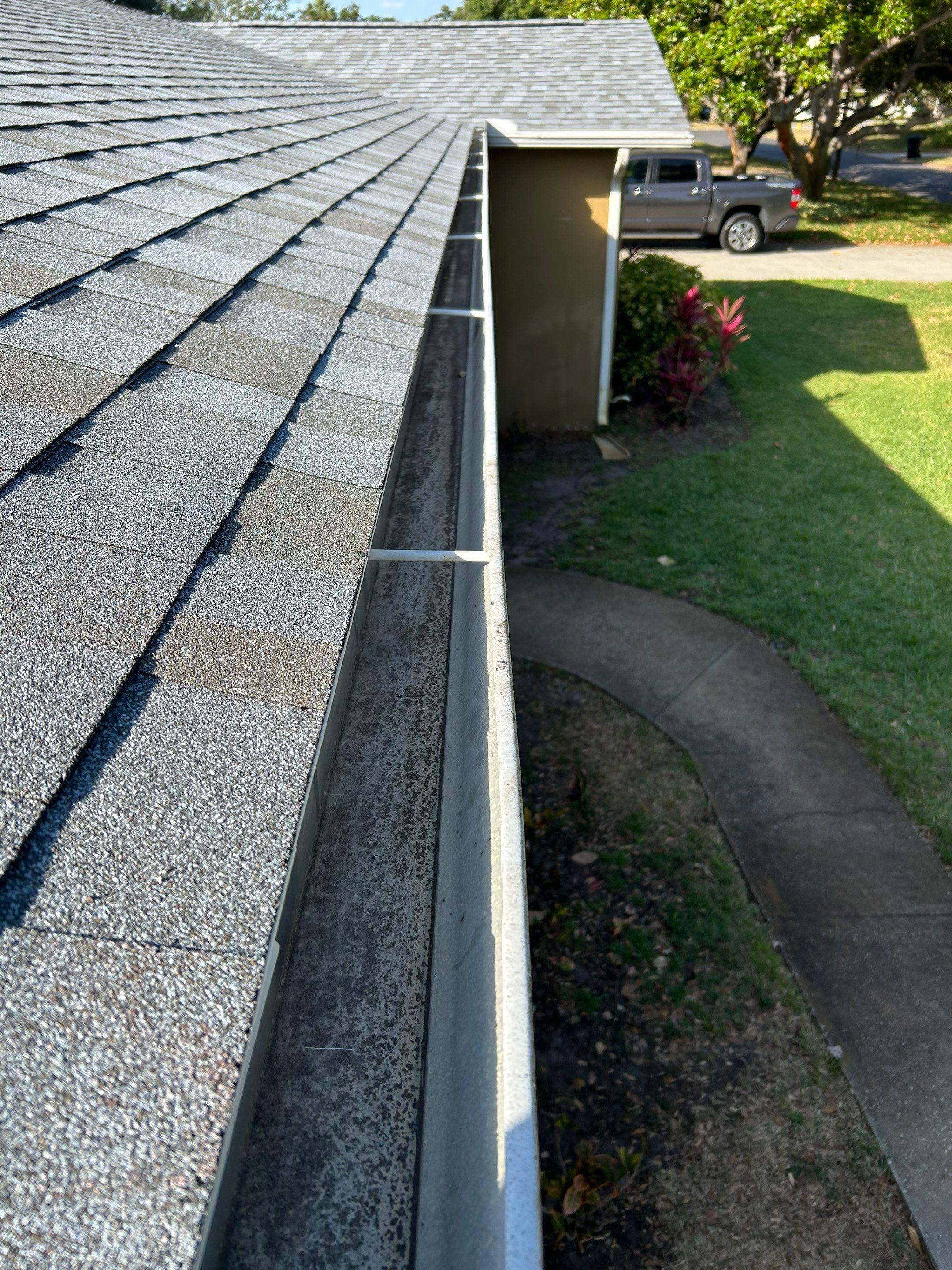Project in St. Petersburg 33710 by Mitchell Roofing Company LLC 