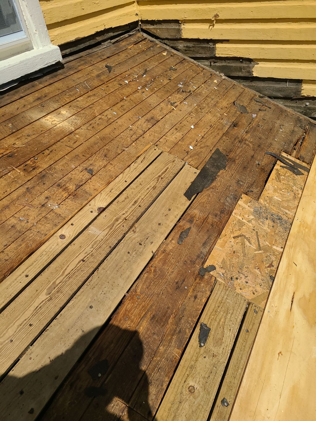 Arlington: CertainTeed Landmark Designer Shingles in Moire Black by RM Banning, Inc.