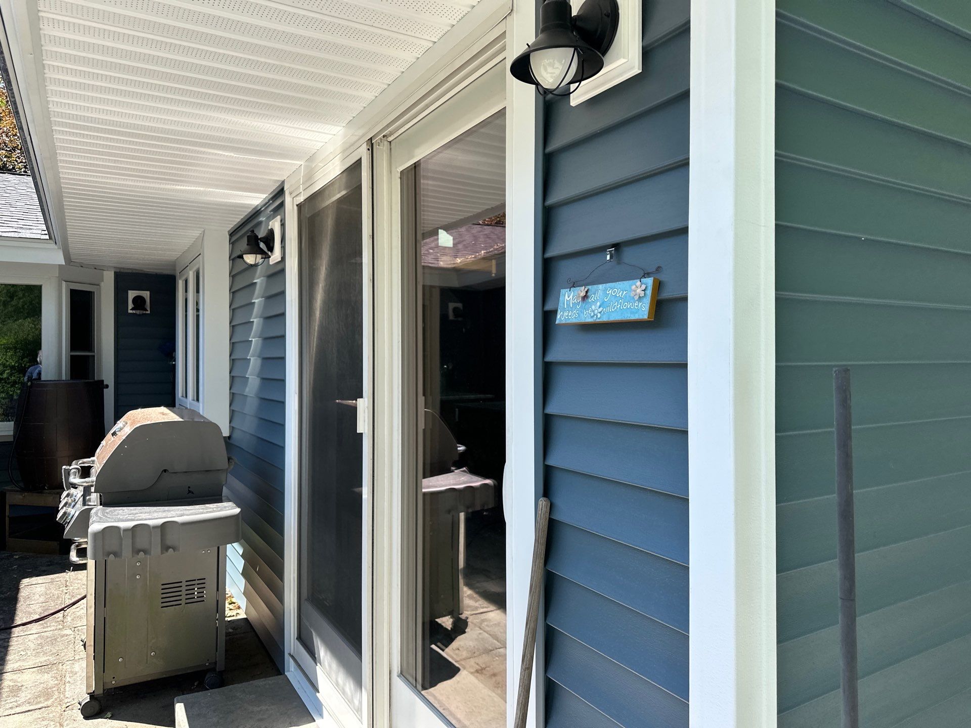 Vinyl Siding Transformation – Pacific Blue by Mighty Dog Roofing of Greater Middlesex County