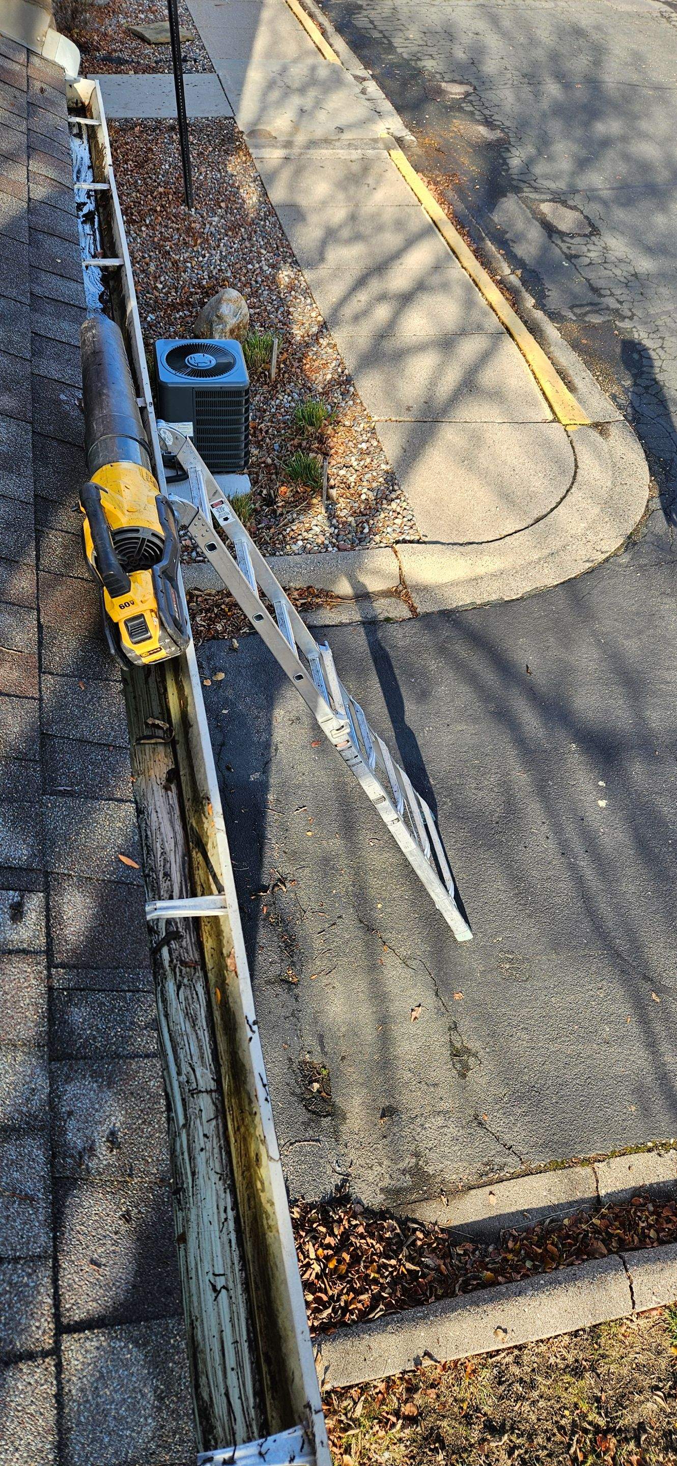 Commercial gutter cleaning Rochester after photo with clean gutters