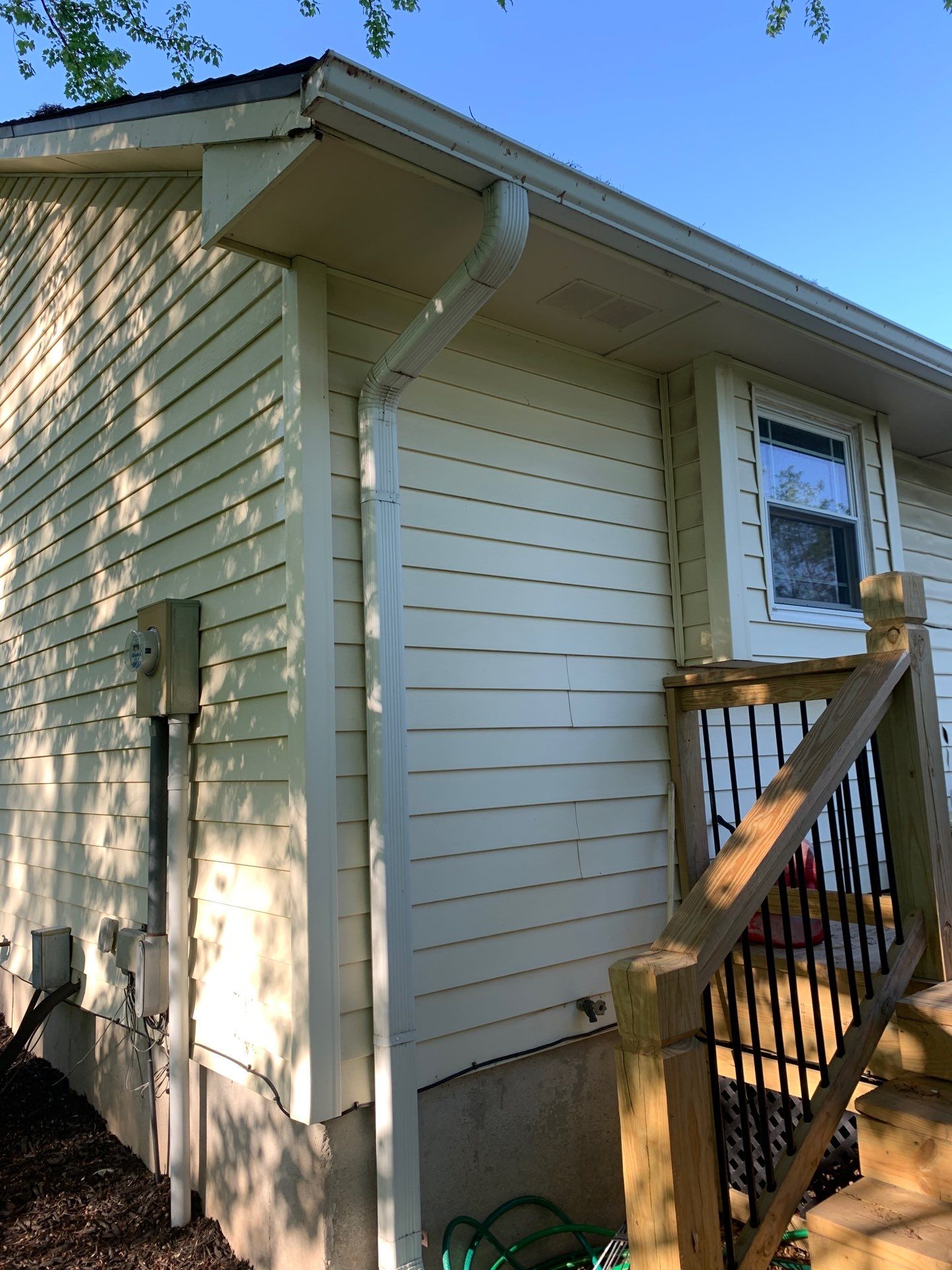 New Craneboard Siding on this Platte City, Mo home  by EEC  Windows, Siding & Roofing 
