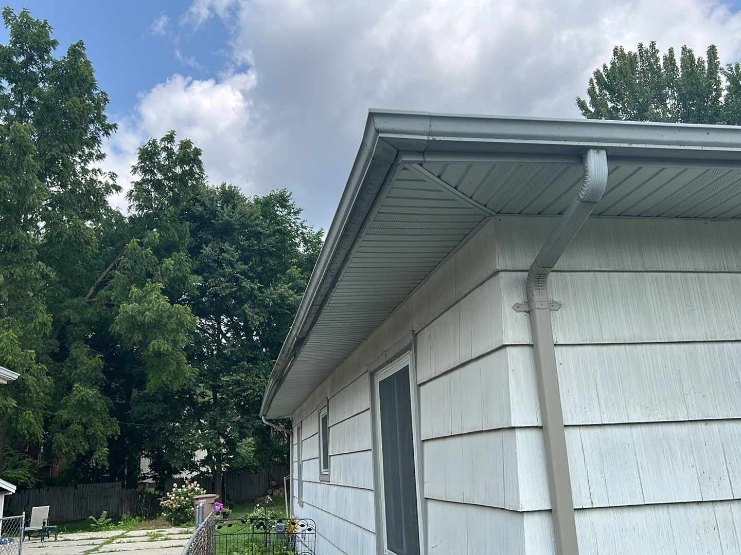 Siding Replacement using CertainTeed Restoration Classis D4 by 180 Contractors