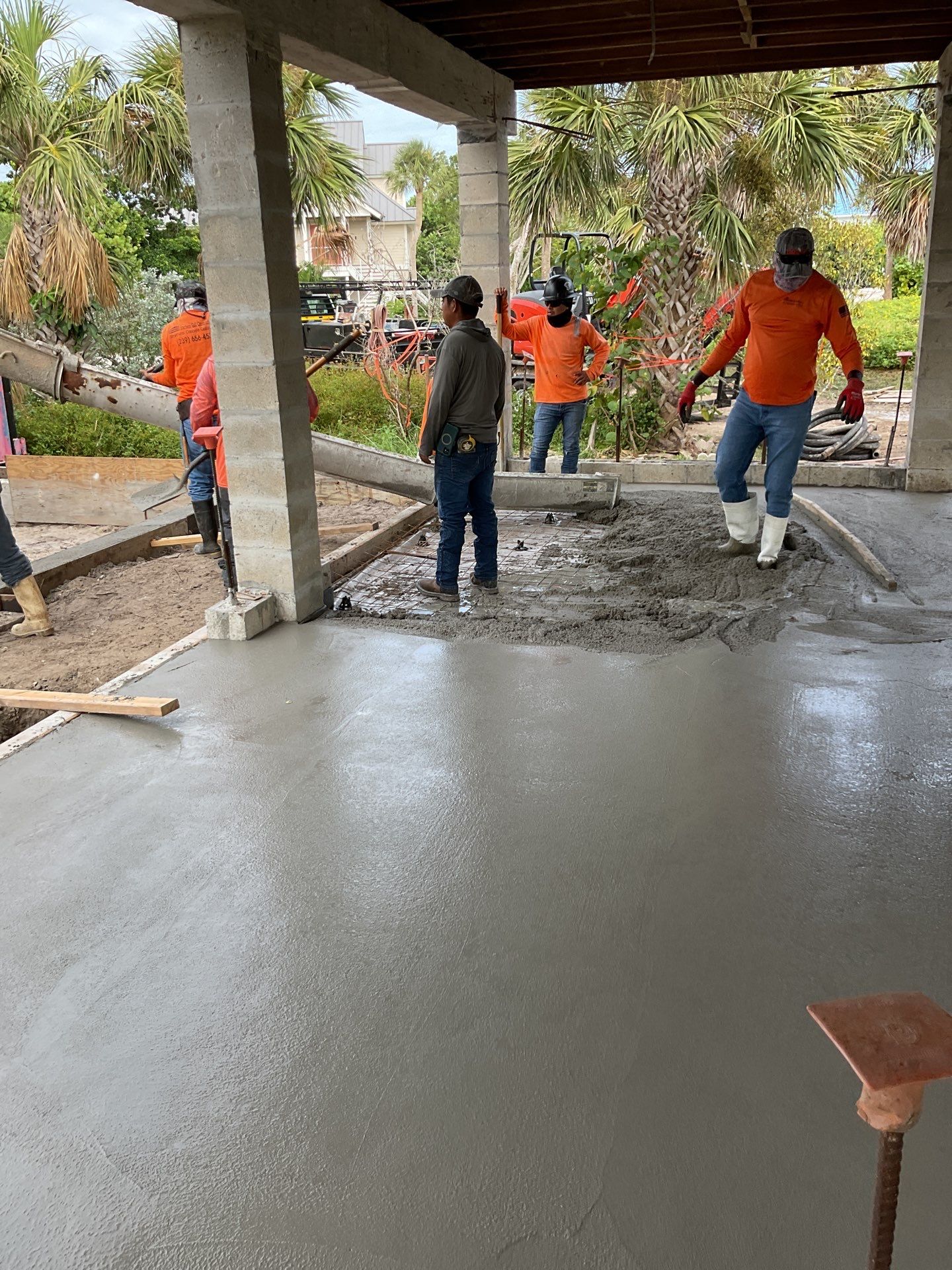 Raising a house on Sanibel Island by Southern Gulf Construction