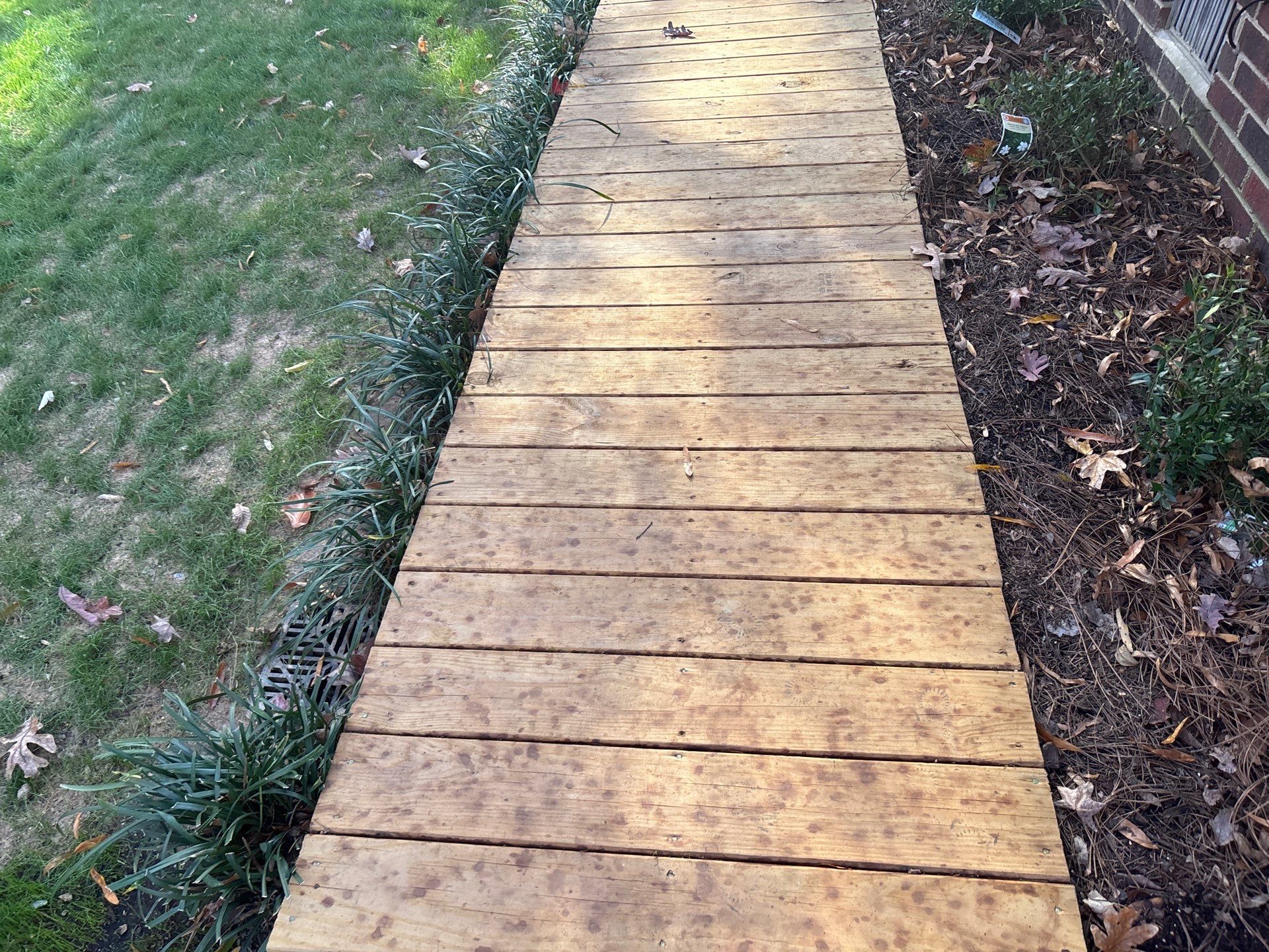 Wood Deck using Wood Sealant by DuraSeal