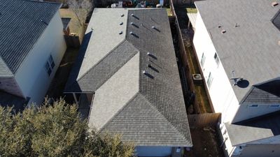 Residential Roofing Installation using Owens Corning Oakridge