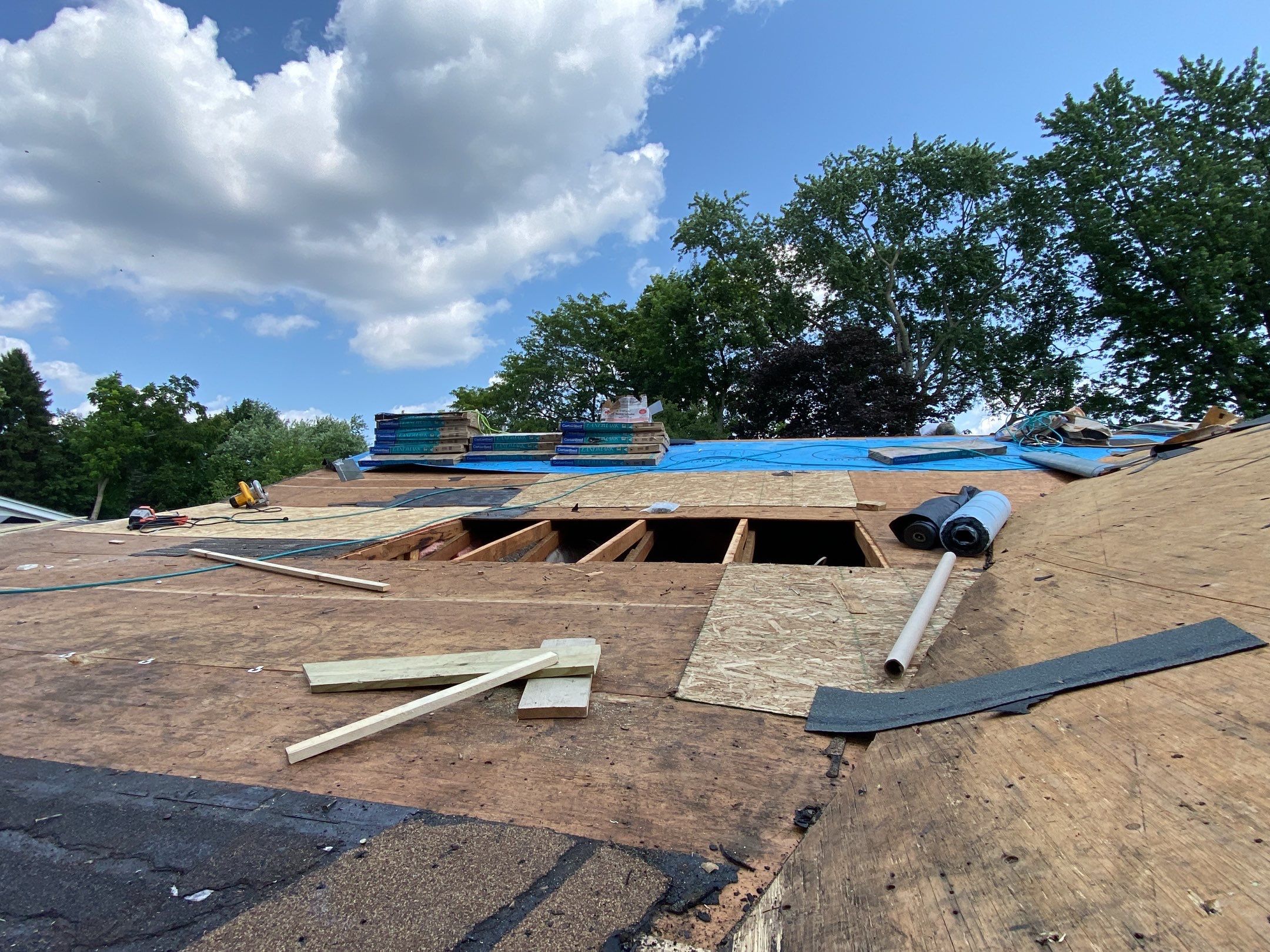 Roof Replacement using CertainTeed Landmark by 180 Contractors