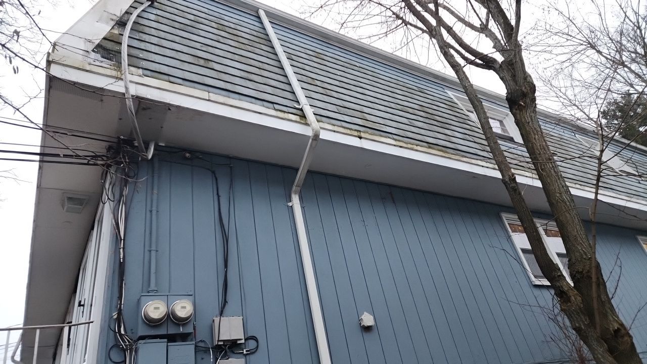 Vinyl siding project by UBrothers Construction