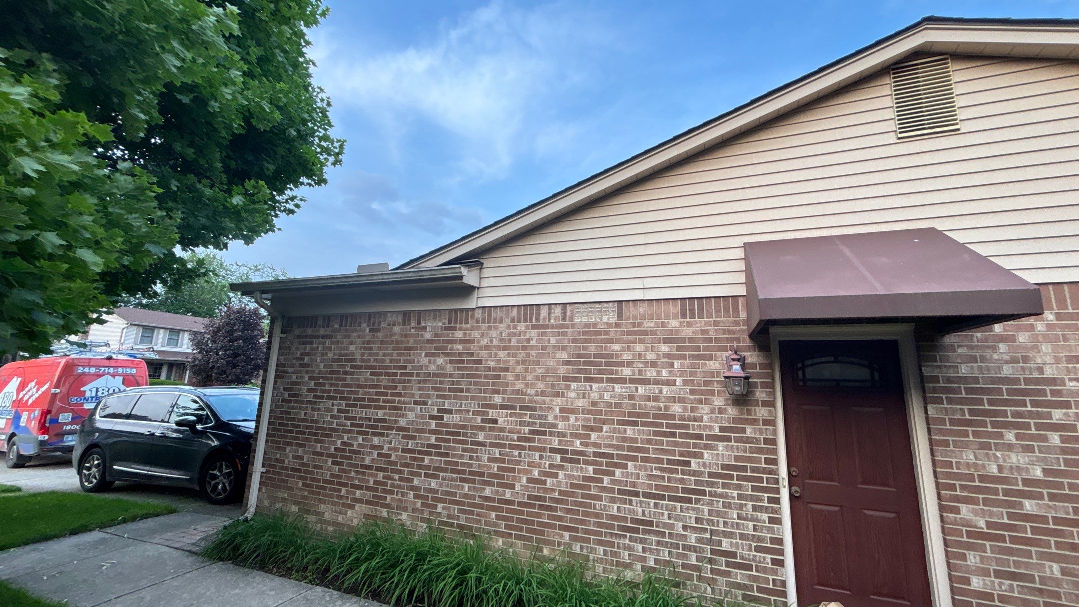 Siding Replacement using Alside S7 Cedar Mill Grain Pebble by 180 Contractors