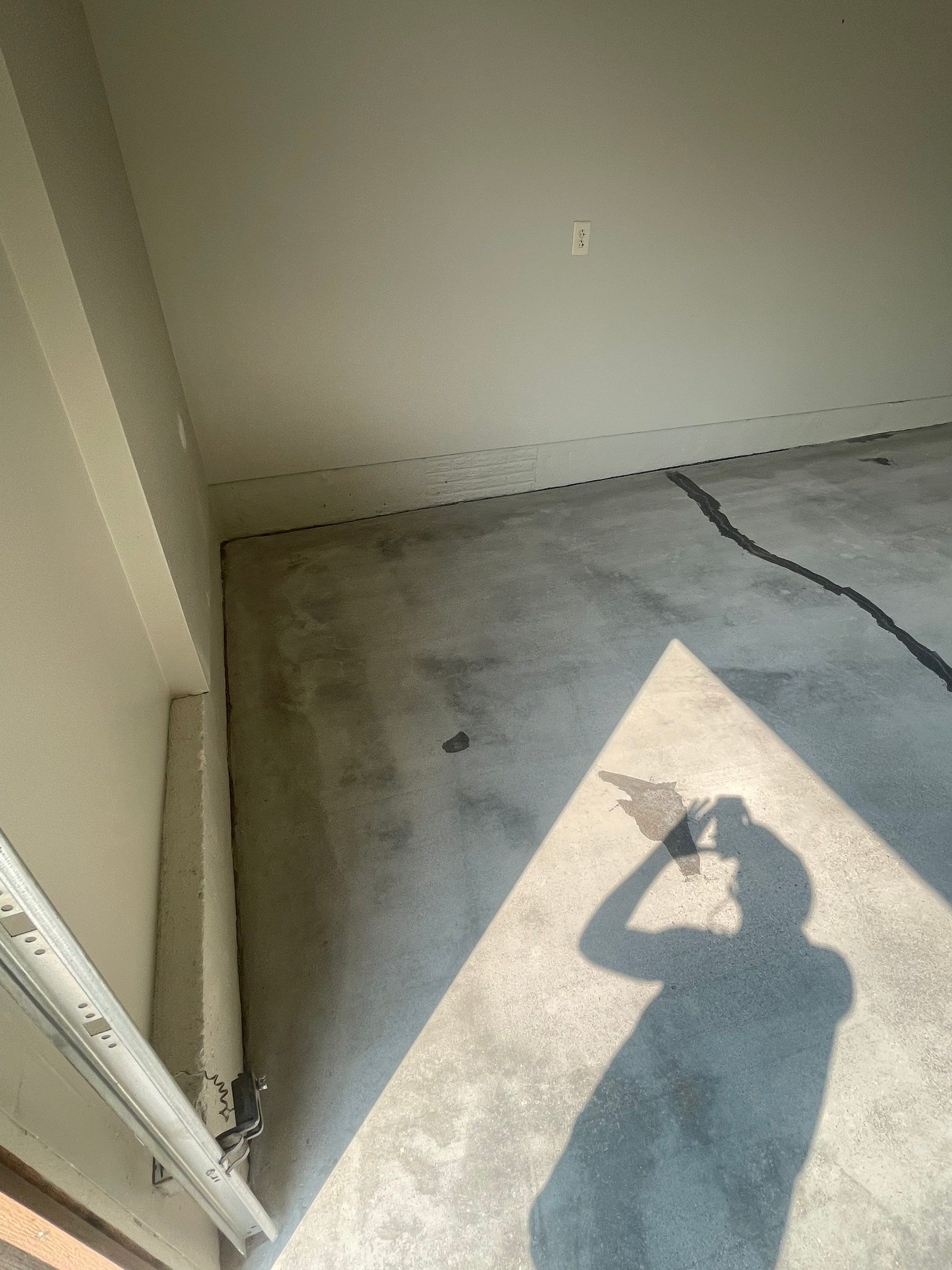 Domino Flake Floor Coating and Crack Repair in Chancellor by Select Painting, Coatings & Garage Cabinets
