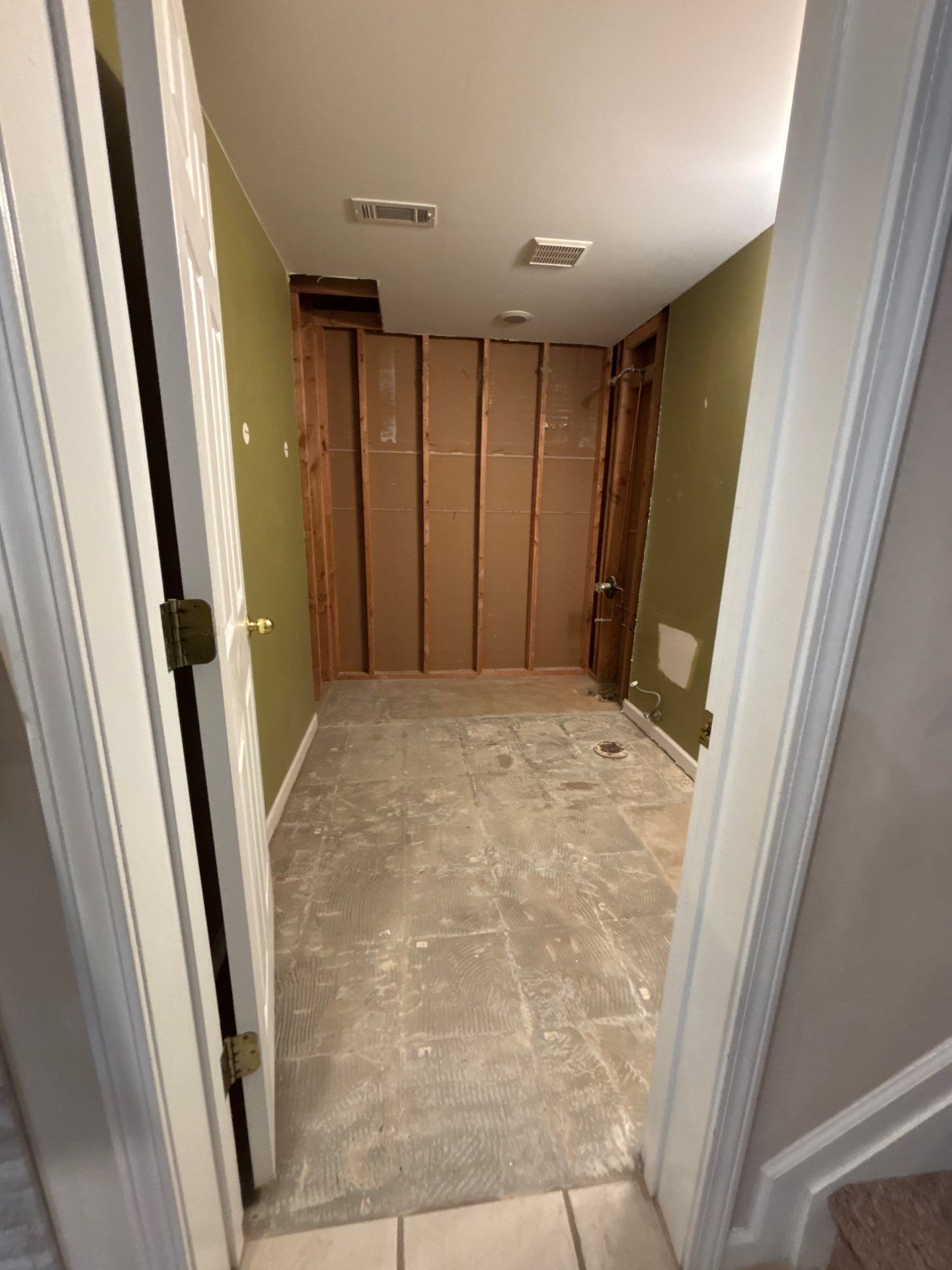 Basement bathroom renovation by Prudencio