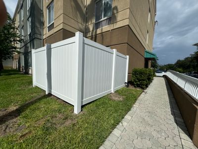 Vinyl Privacy Fence using 6Ft White Vinyl Privacy Fence