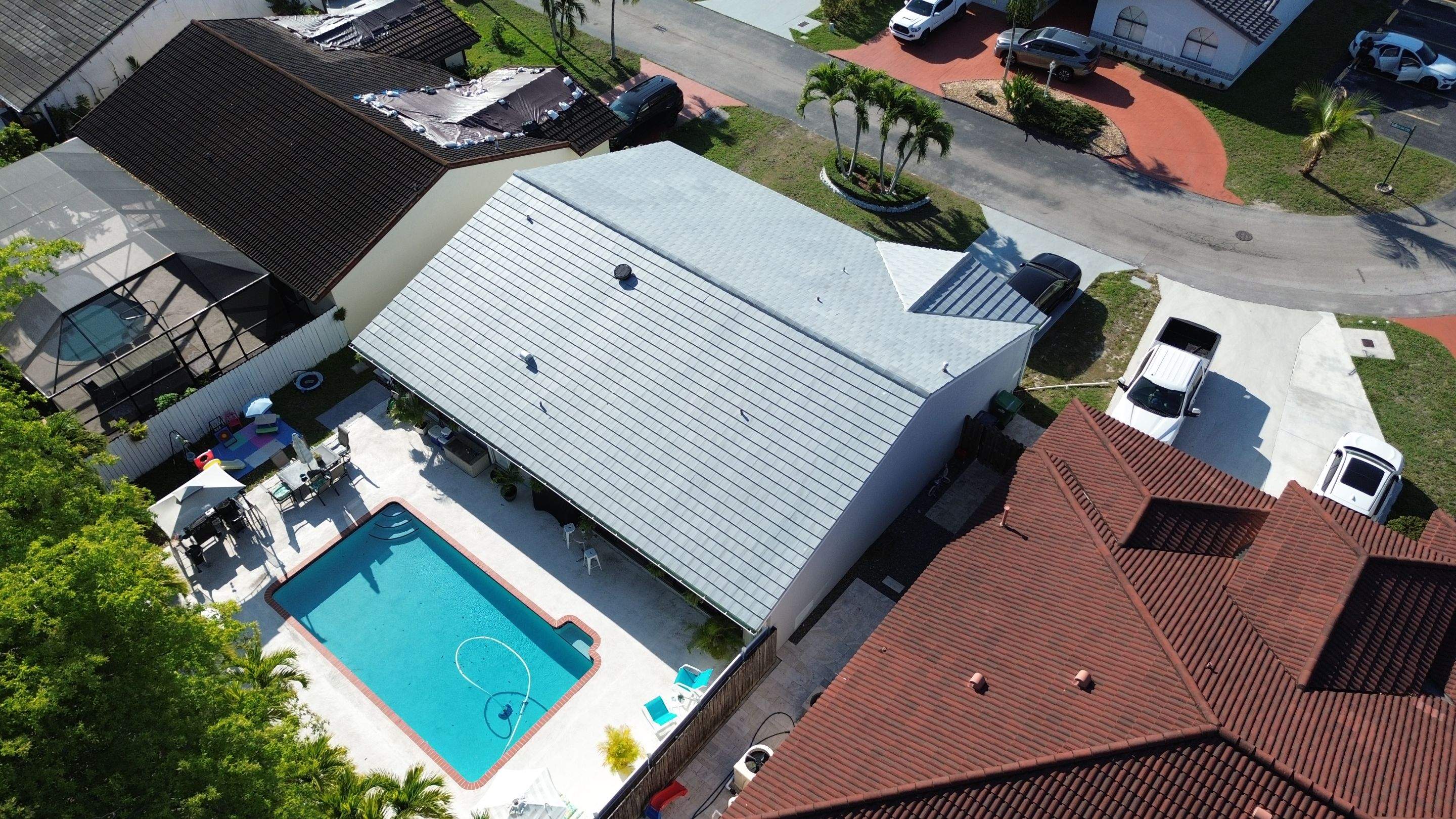 Crown - Windsor Slate - Moonlight Gray Blend by Istueta Roofing