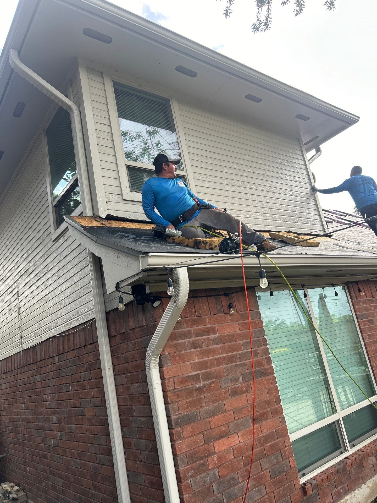 Residential Roofing Installation using Owen's Corning Duration (Lifetime) Shingles by Roof Repair Company