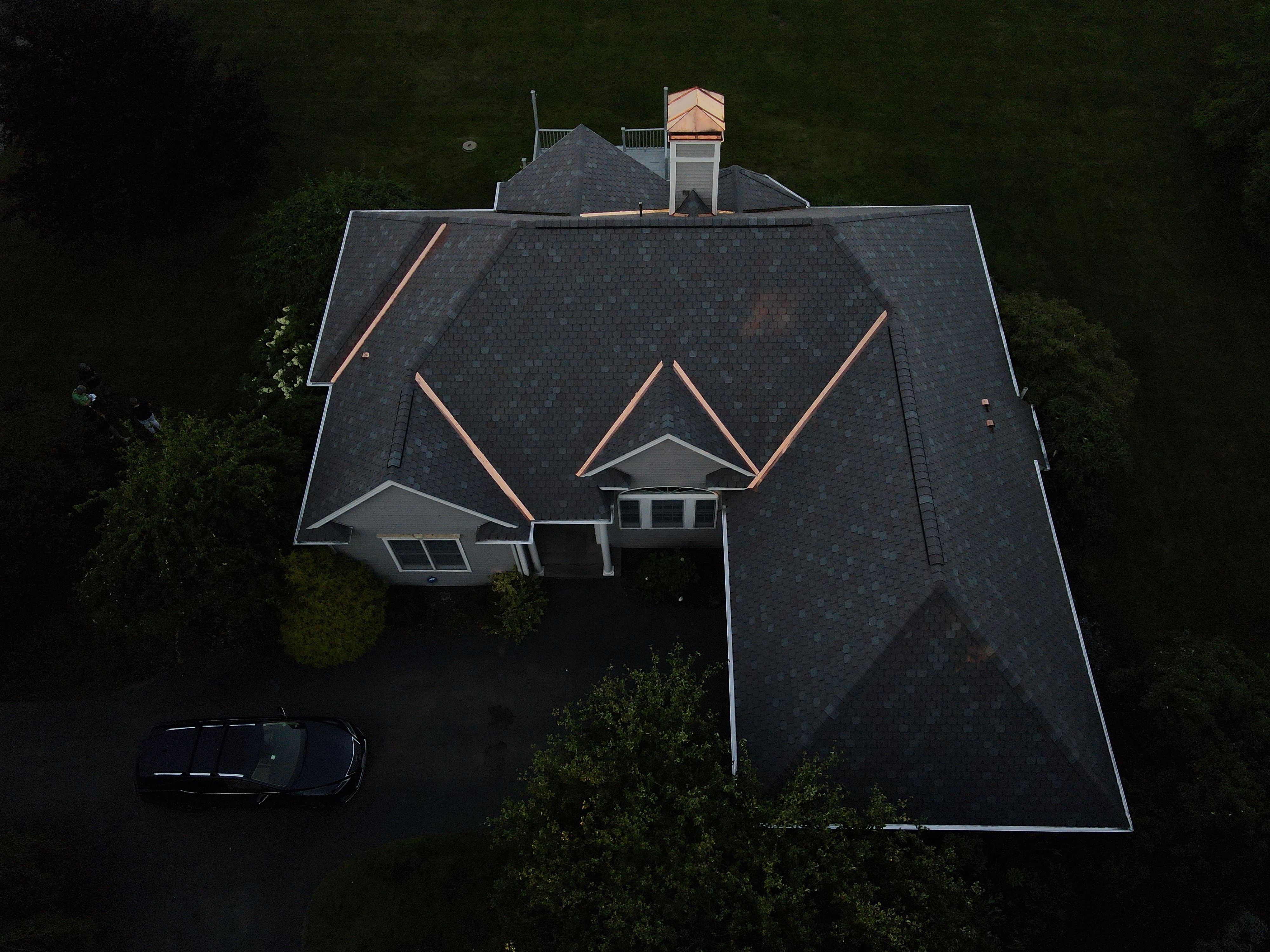 Jamestown - Designer Composite Shingle by Rinaldi Brothers