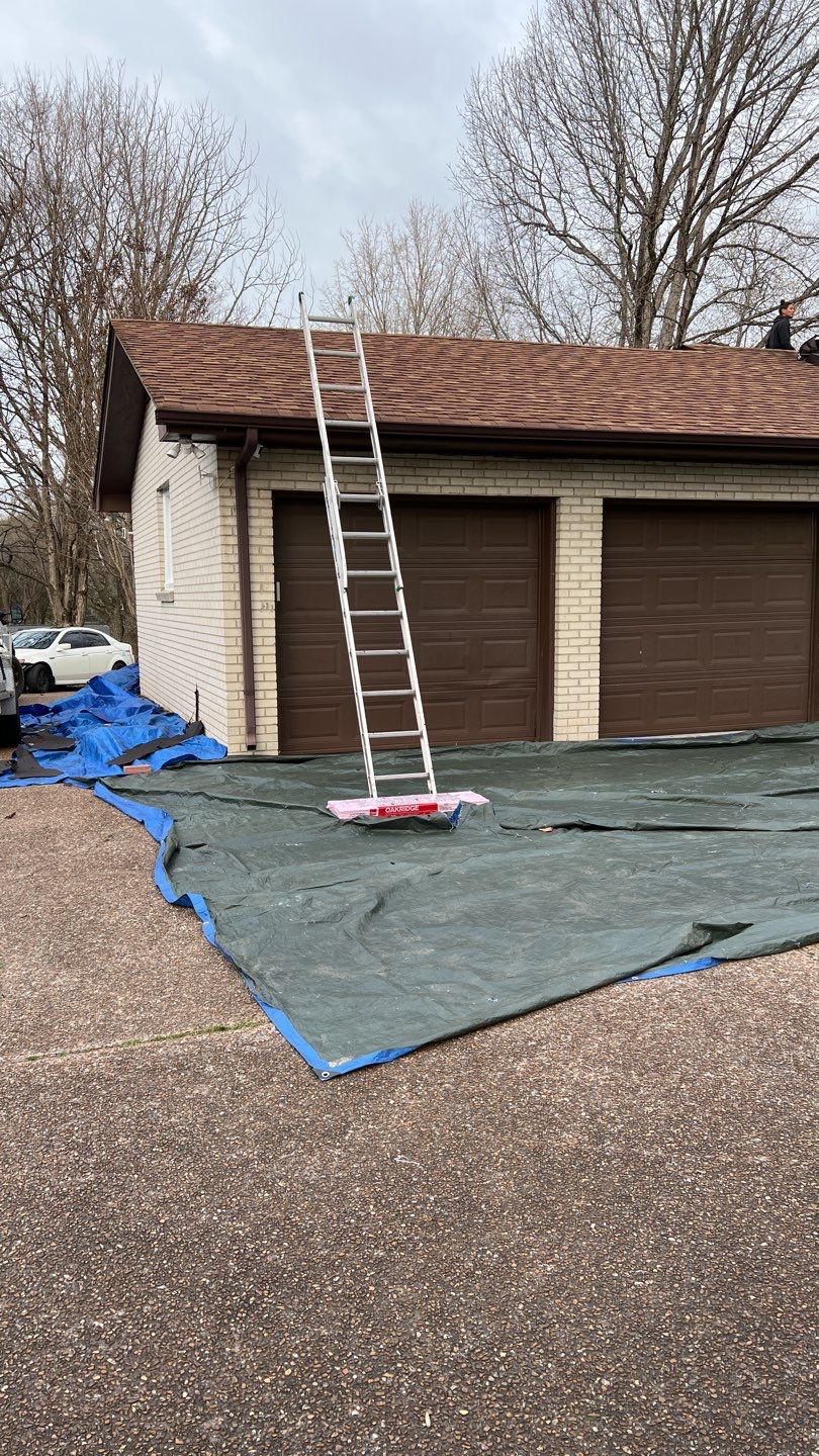 Residential Roofing Installation using Owens Corning Oakridge Roofing System by Undersun Roofing 