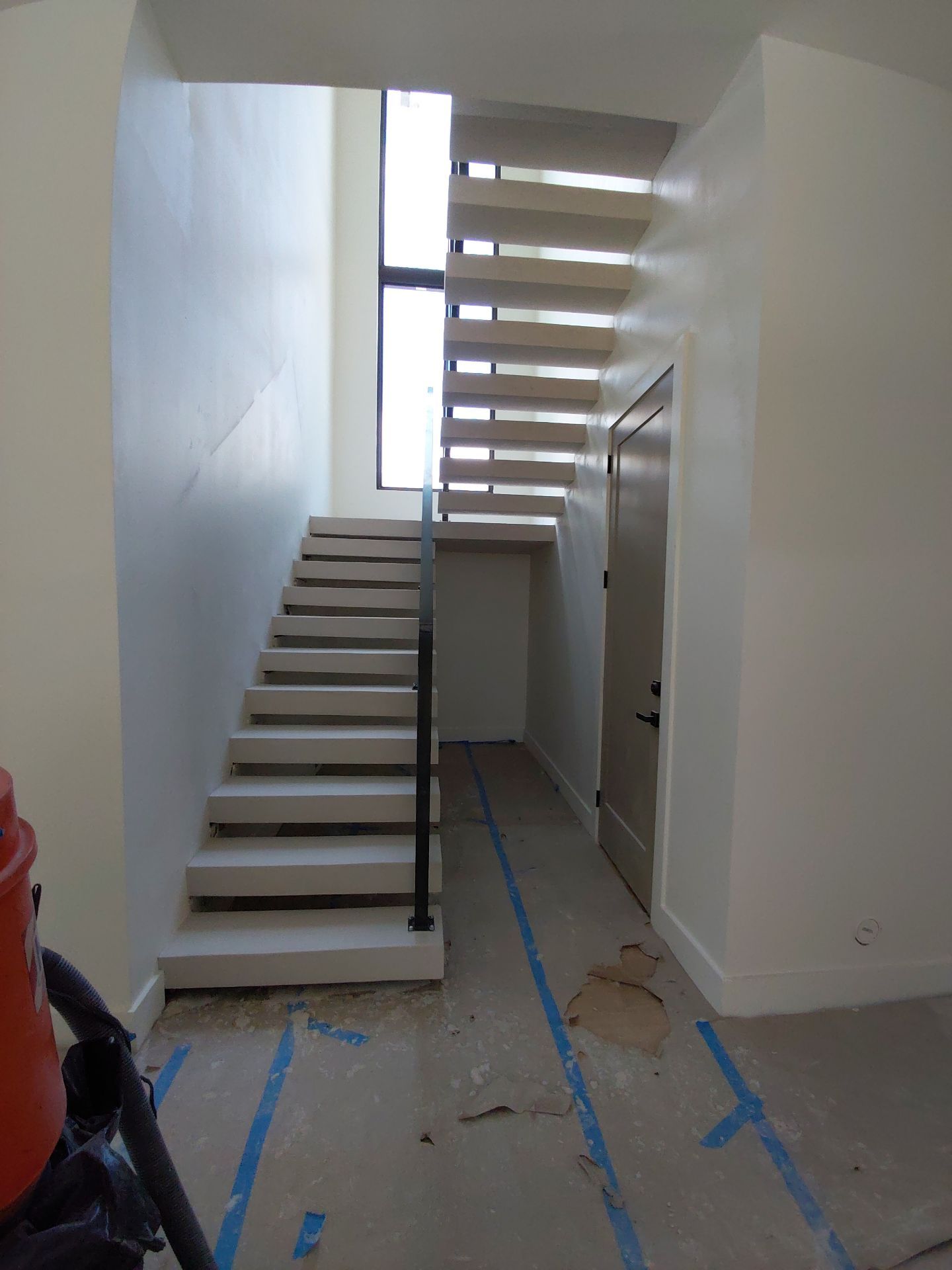 Floating Steps with microtopping by Seamless Surfaces