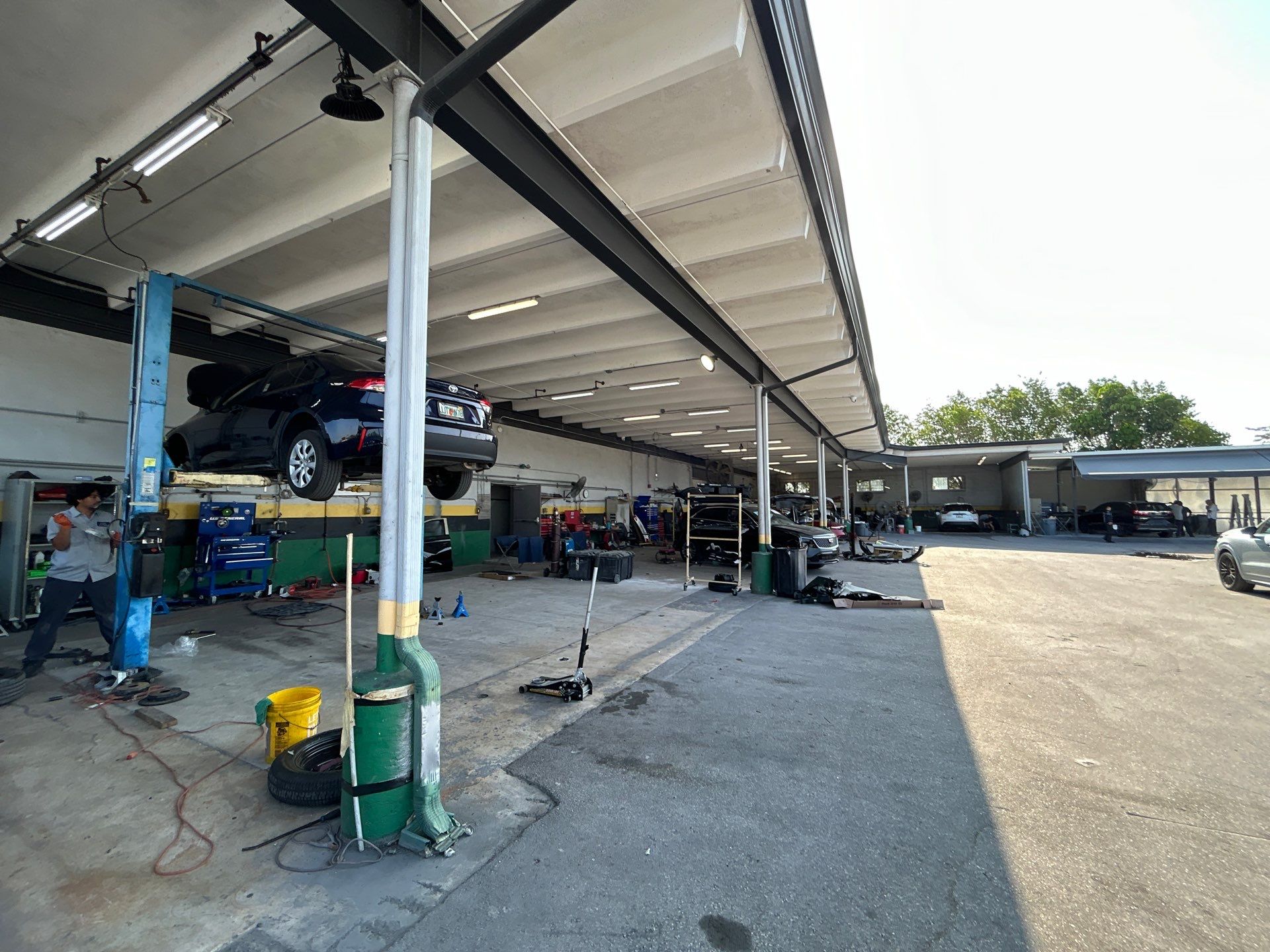 H GREG SERVICE CENTER by Souffront Construction & Engineering