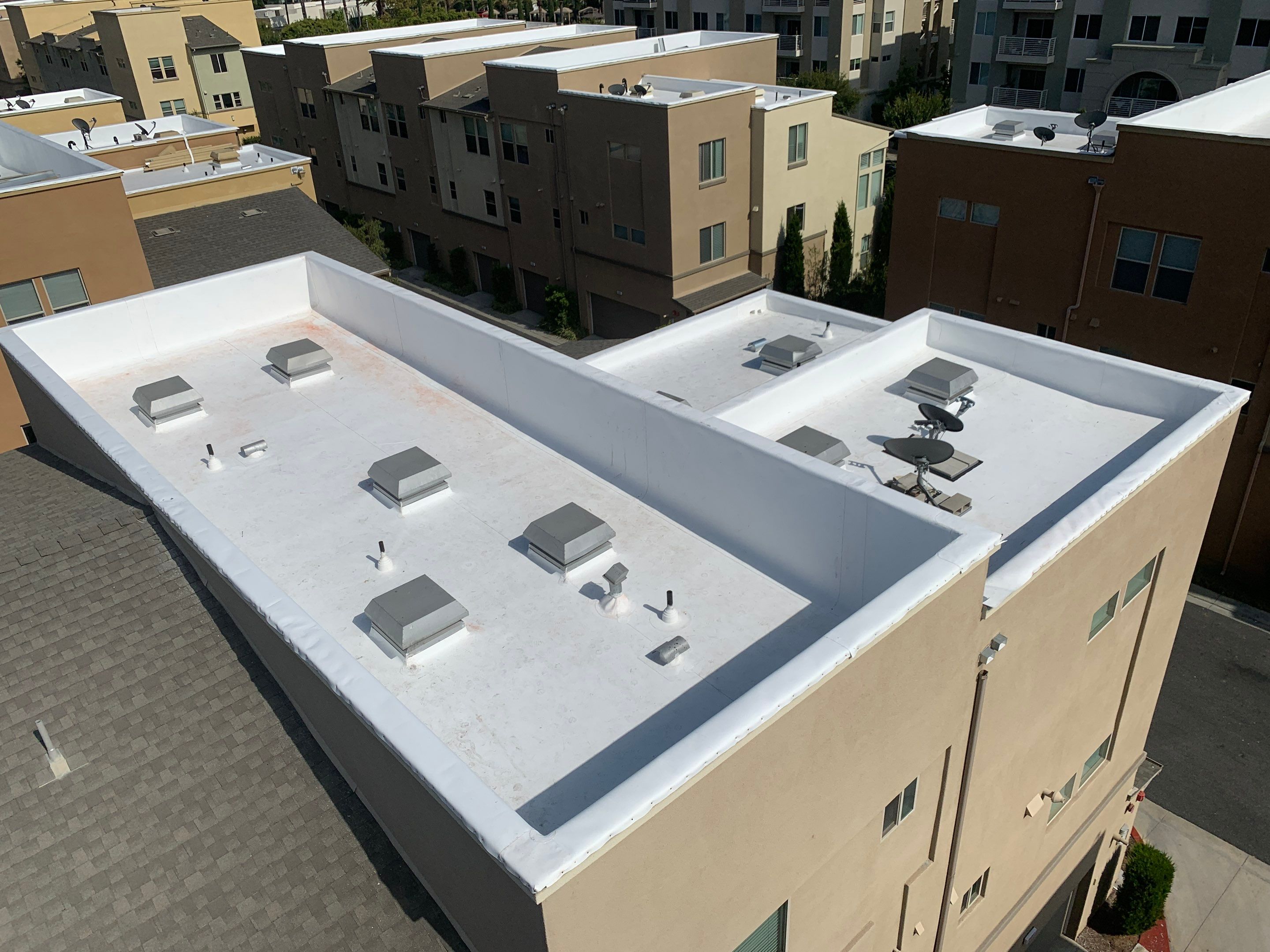 360 @ EL SEGUNDO by LA Roof Systems Corporation