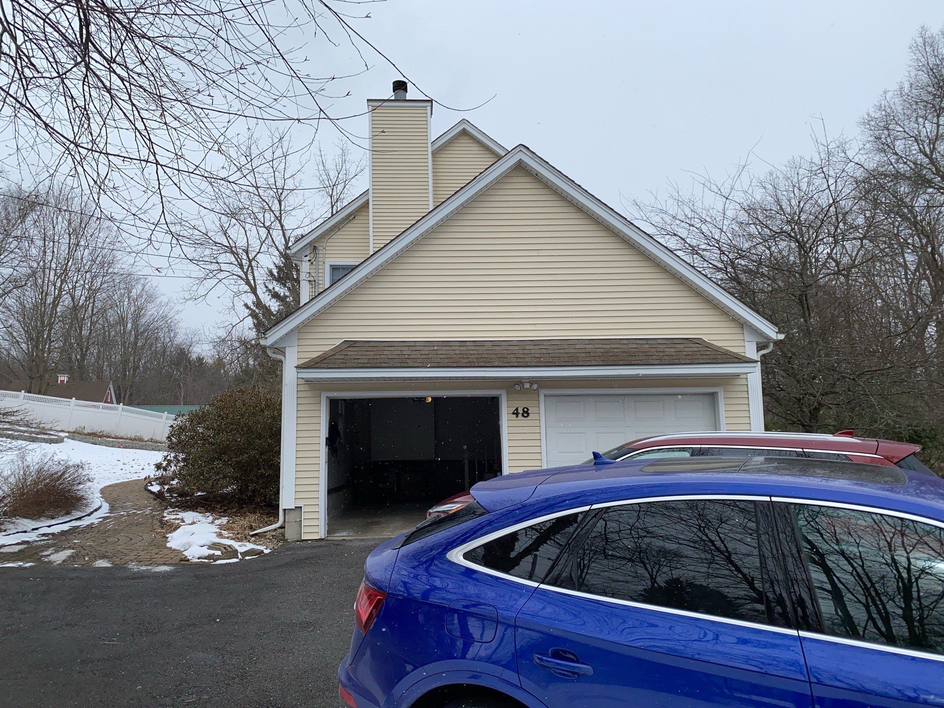 Realtor consult by Mighty Dog Roofing of Greater Middlesex County