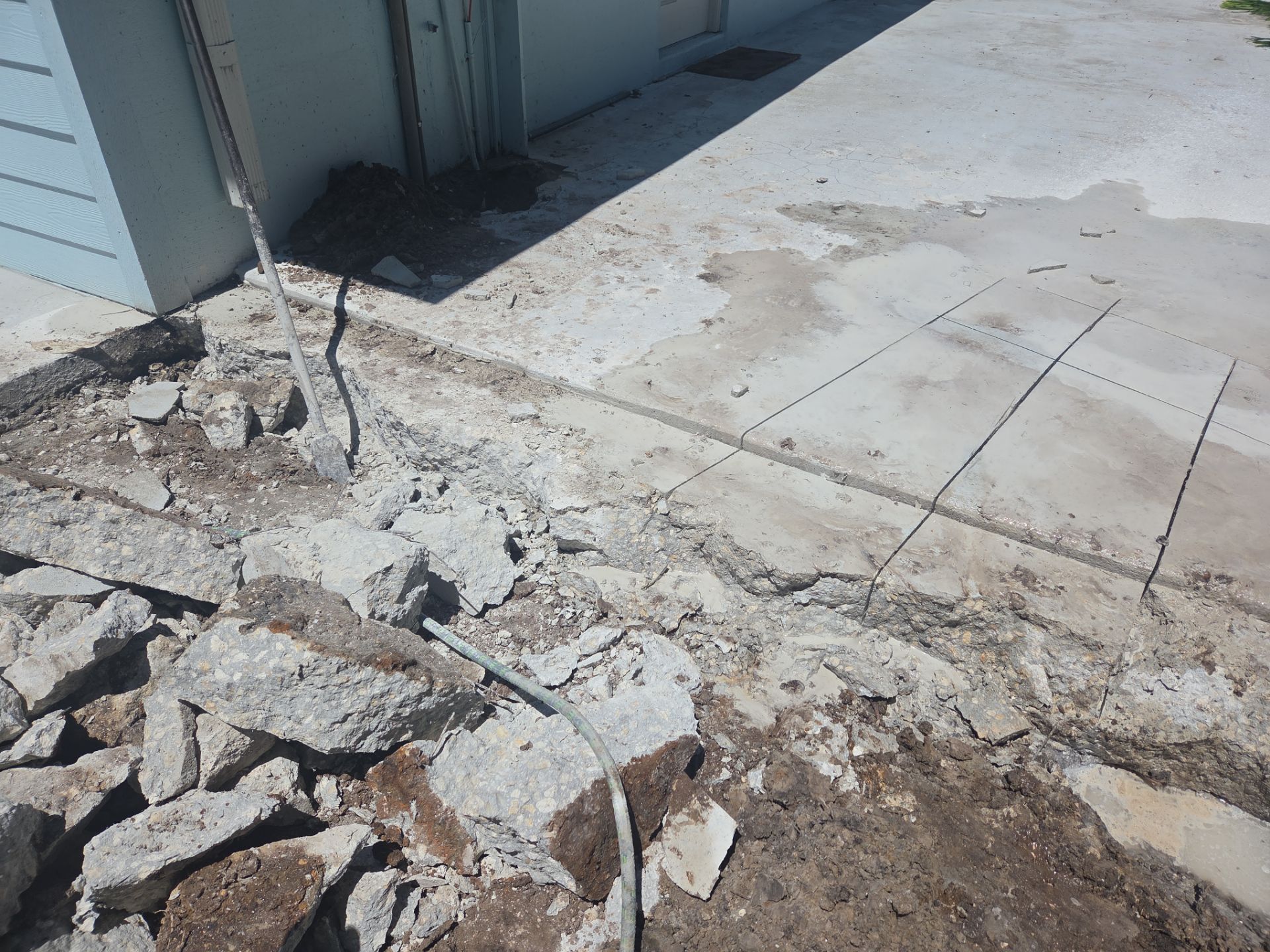 Stuart Showcase: Turning Concrete Chaos into Paver Perfection by Alpha Zeta Enterprises Inc