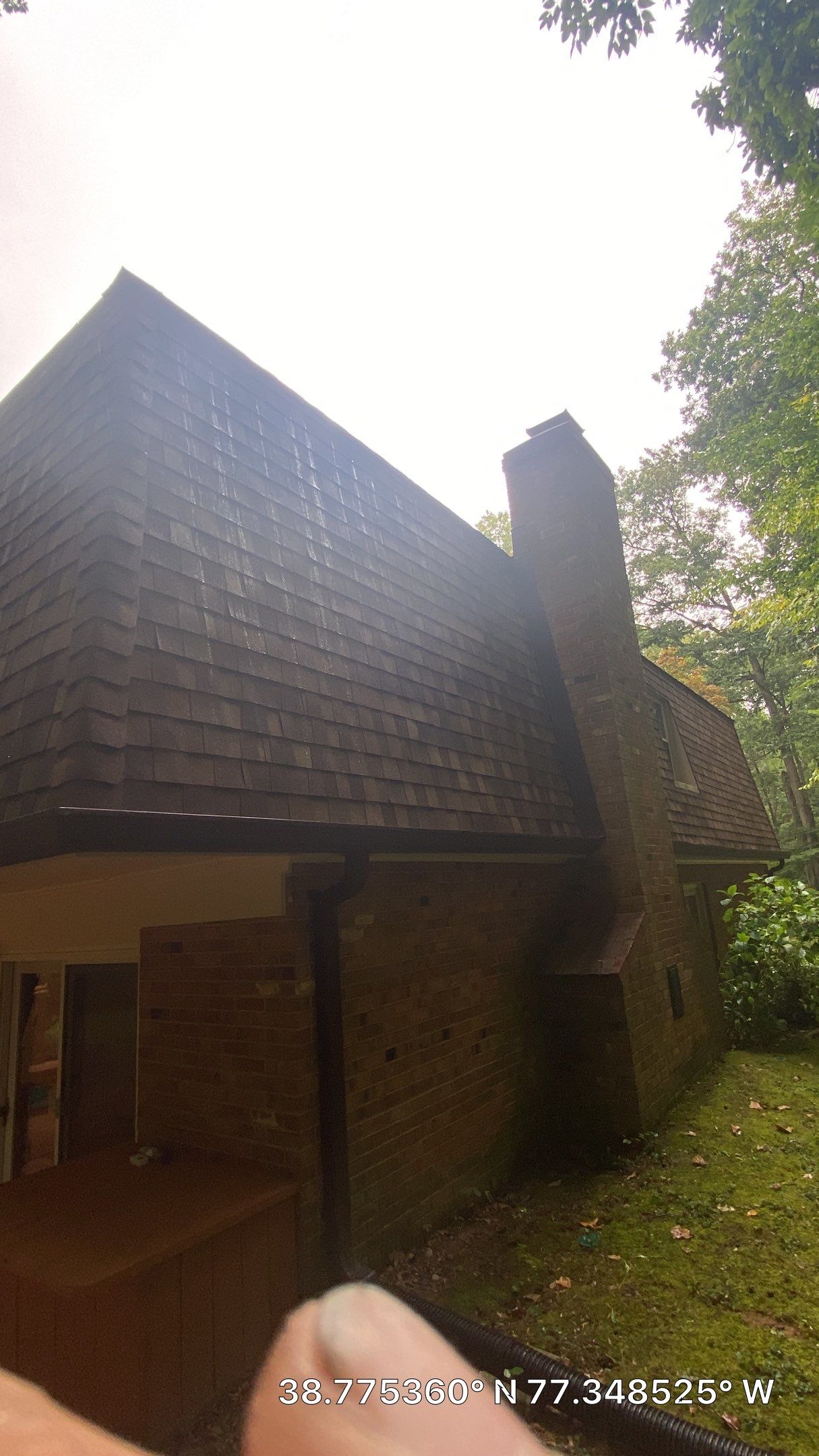 Fairfax Station: CertainTeed Landmark Pro Designer Shingles in Max Def Resawn Shake by RM Banning, Inc.
