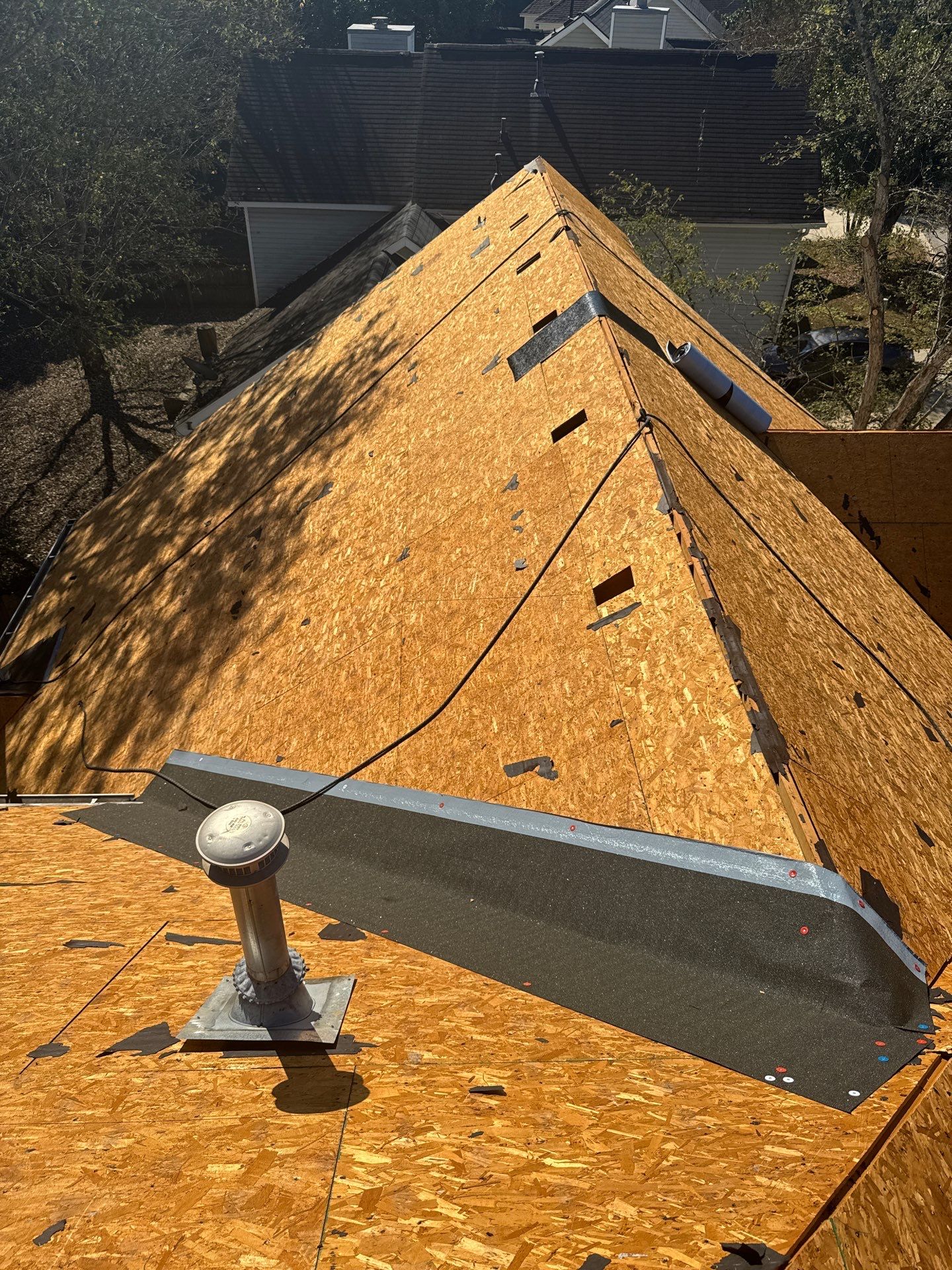 IKO Cambridge - Charcoal Gray by Elite Roofing LLC