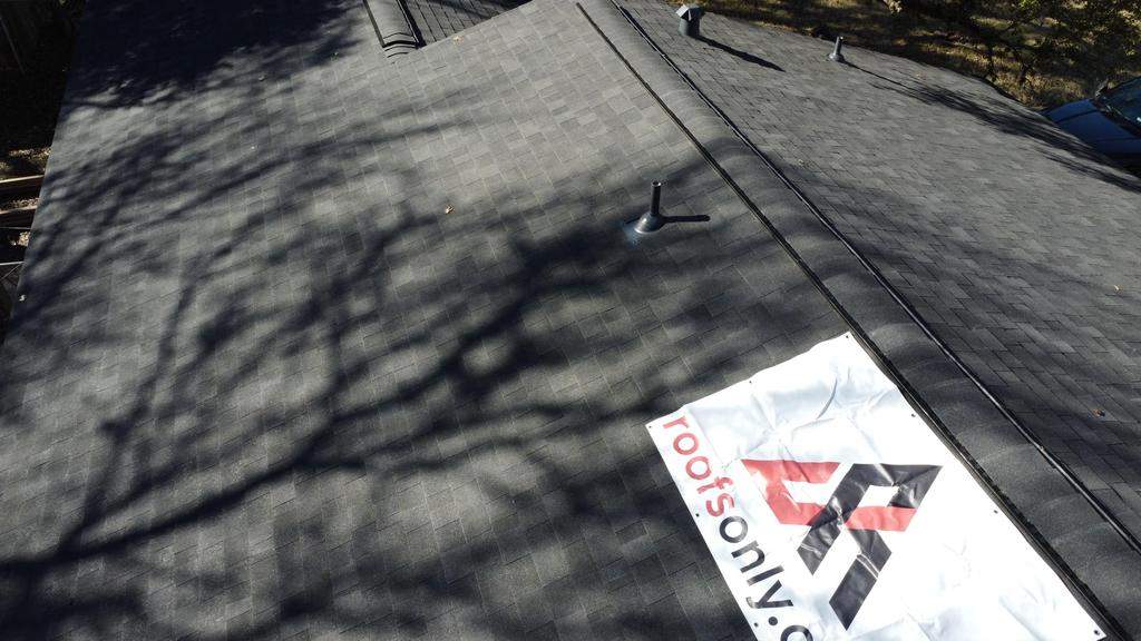 Onyx Black - Owens Corning TruDefinition Oakridge by RoofsOnly.com