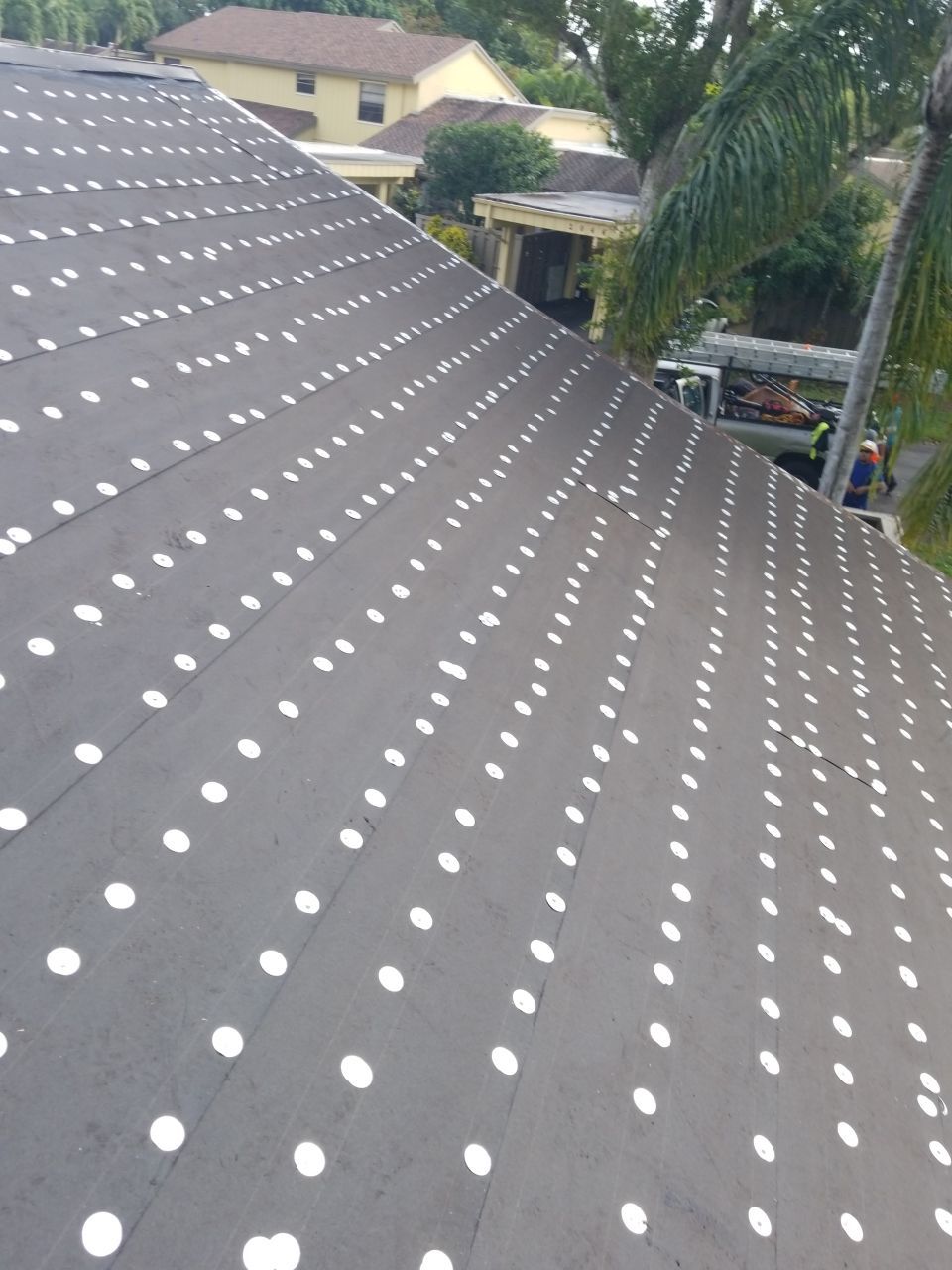 Shingle Roof Repair & Silicone Roof Coating in Deerfield Beach – Durable & Energy-Efficient Protection by Aastro Roofing