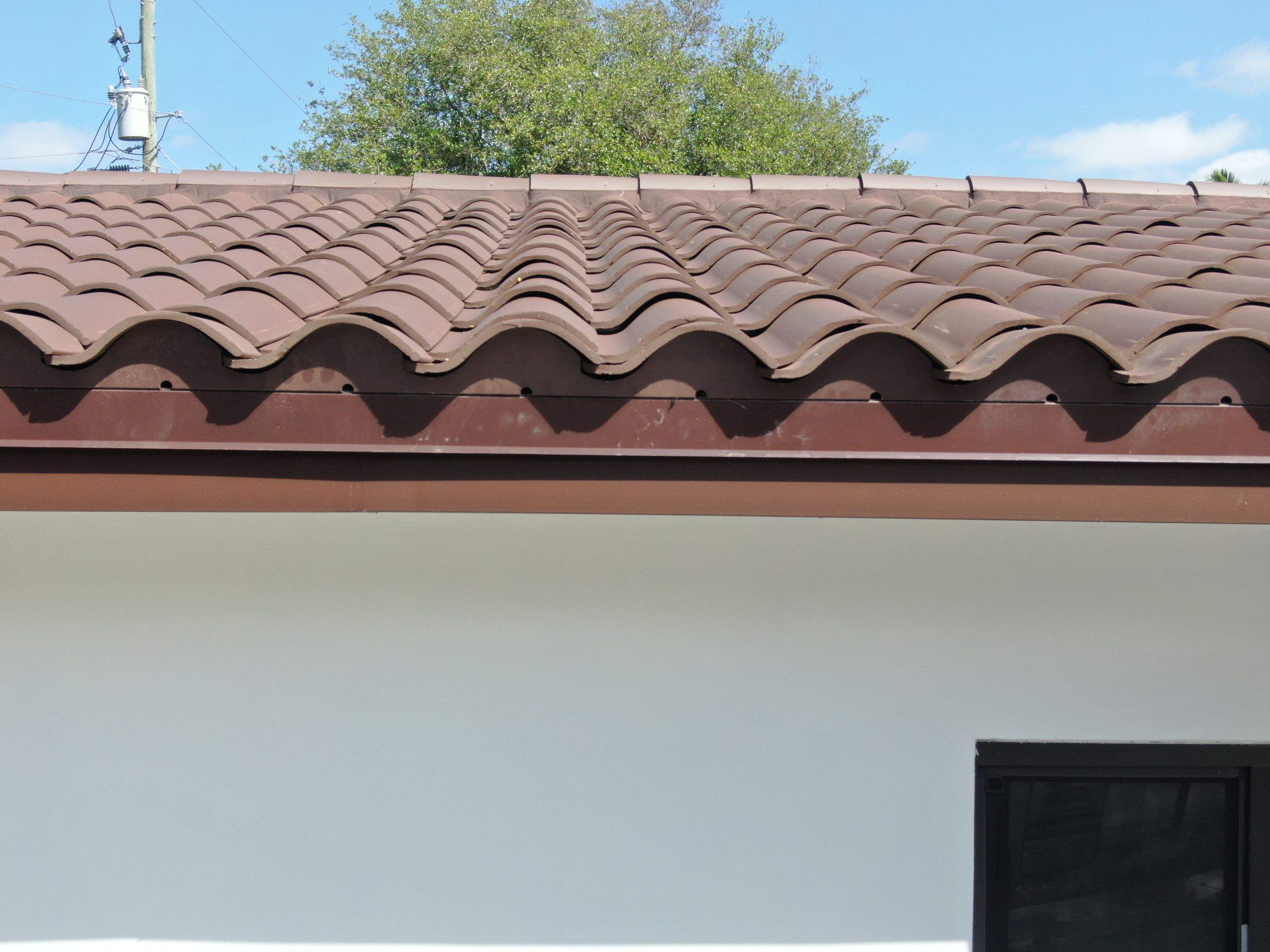 Verea Spanish S - Graphite Color by Istueta Roofing