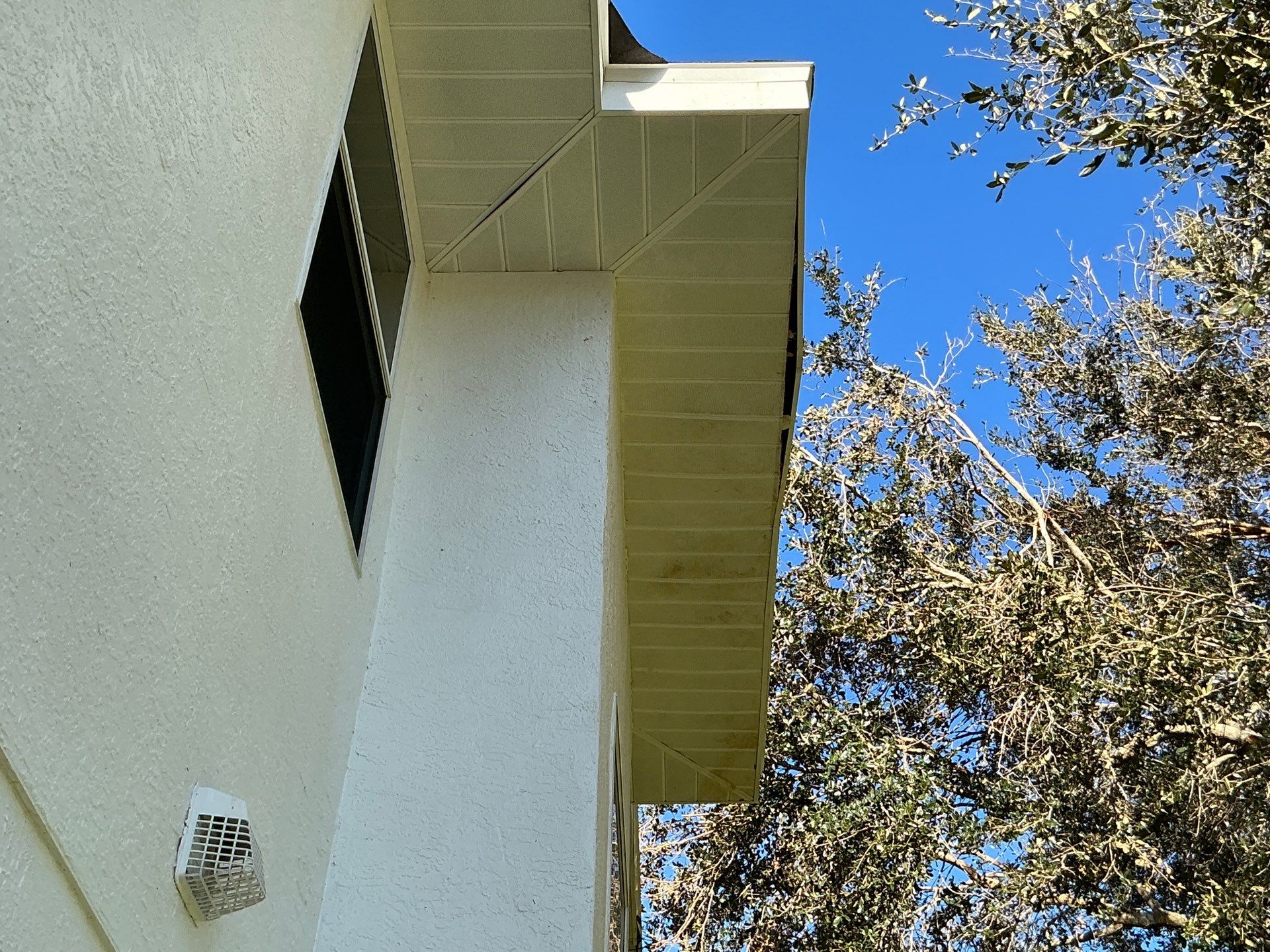 Soffit and Fascia Replacement in Sarasota FL by Gutter Professors