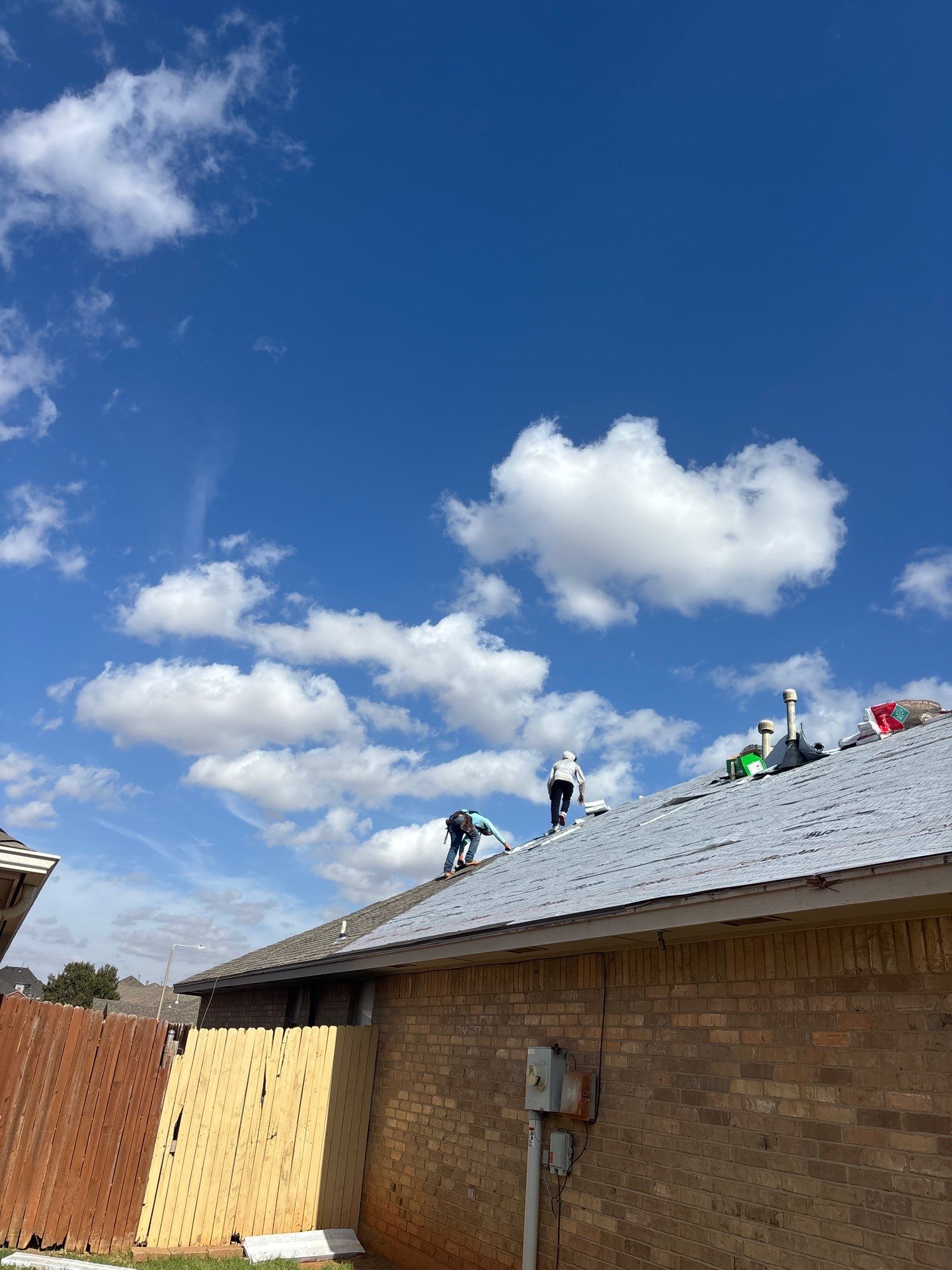 GAF - Weatherwood by Frontline Roofing and Construction