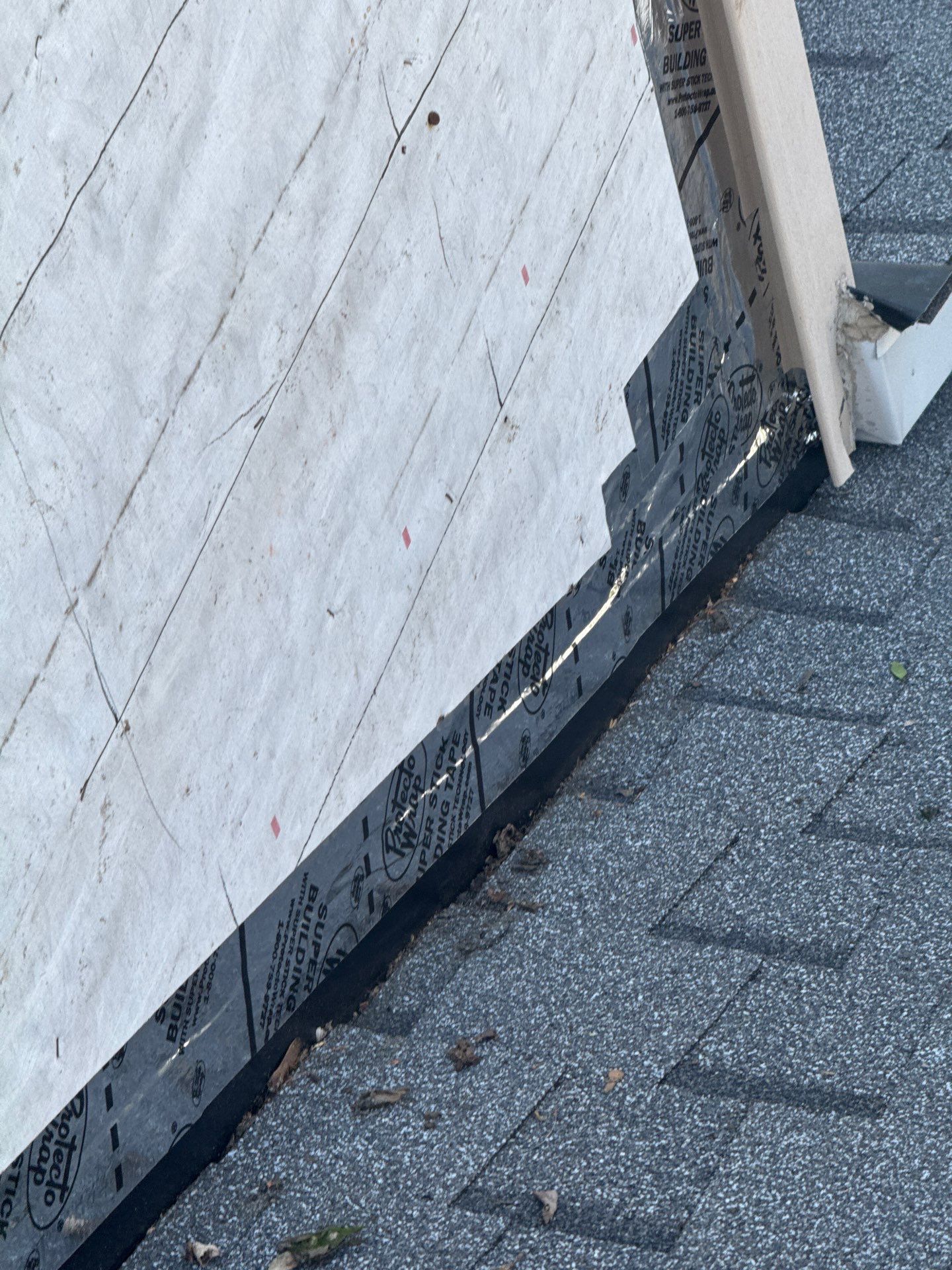 Vinyl Siding and Roof Flashing Repair in Thurmont, Maryland by Frederick Roof Repair