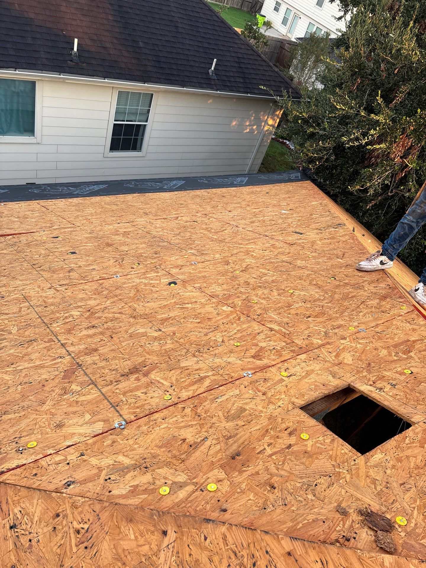 Residential Roofing Installation using Owen's Corning Duration (Lifetime) Shingles by Roof Repair Company