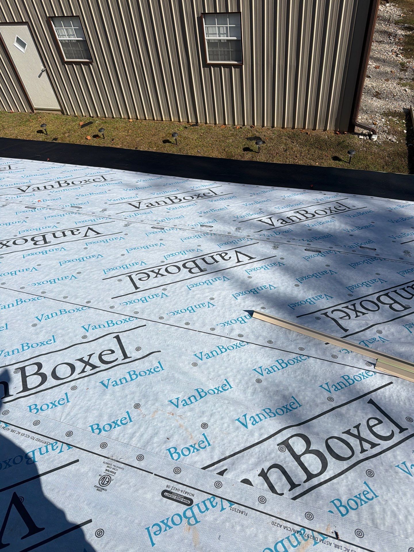 Garage Roof Installation using GAF Timberline HDZ Shakewood by Rainstoppers Roofing