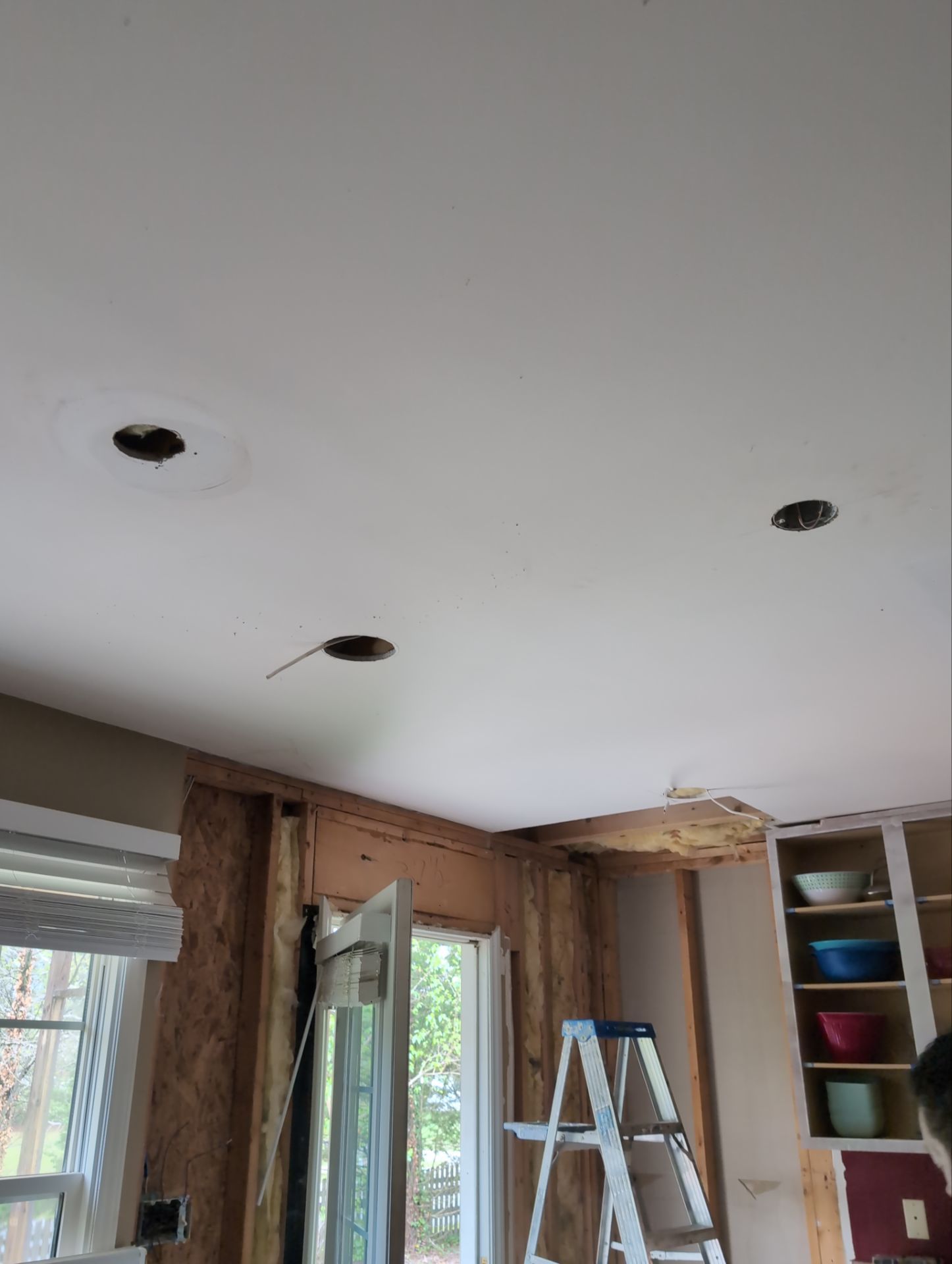 Holly Springs Kitchen Remodel – Two-Tone Shaker Cabinets & Open-Concept Design by Elite Remodeling and Design LLC