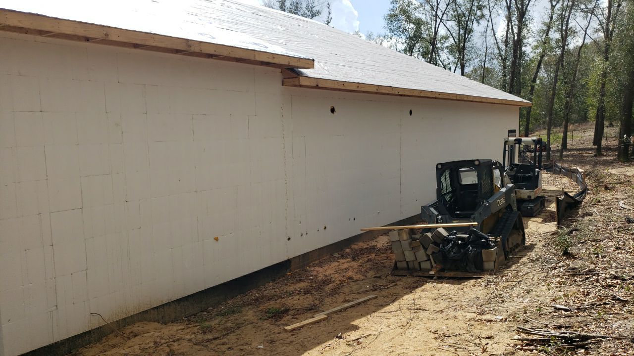 Seamless Aluminum Gutter Installation using 6 Inch Seamless Gutters in MIlton FL by Gutter Professors