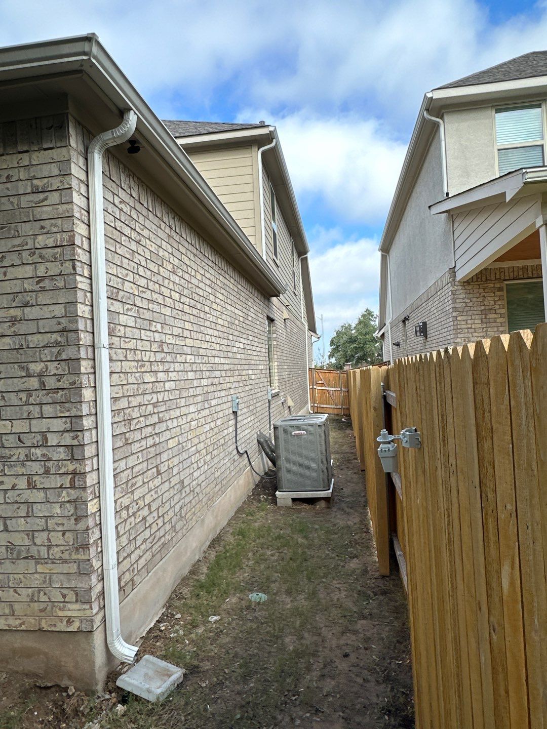 GAF HDZ - Weathered Wood by Elite Roofing LLC